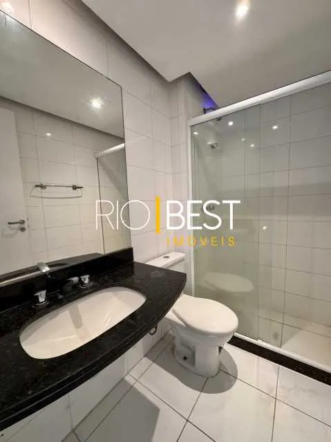 Apartamento de 99 m² com closet e janelas do piso ao teto — photo 13