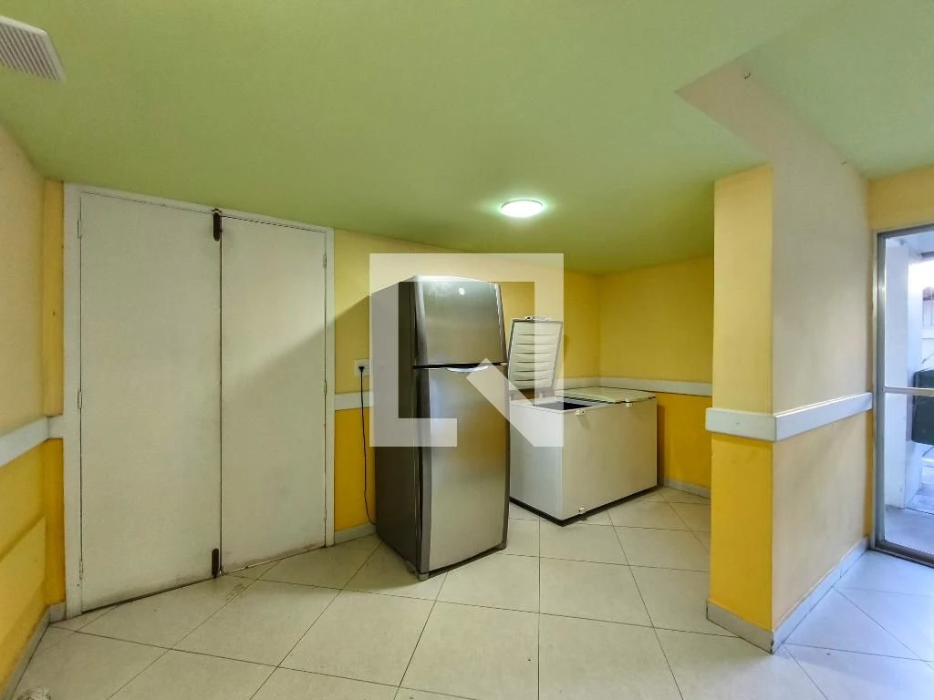 Furnished 4-bedroom apartment with balcony — photo 35