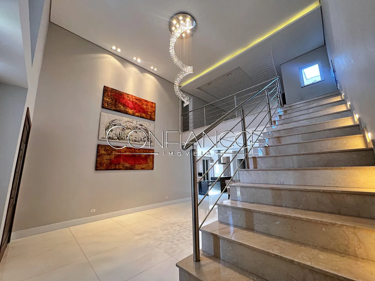 House with open-plan kitchen and 5 bedrooms and 5 baths — photo 14
