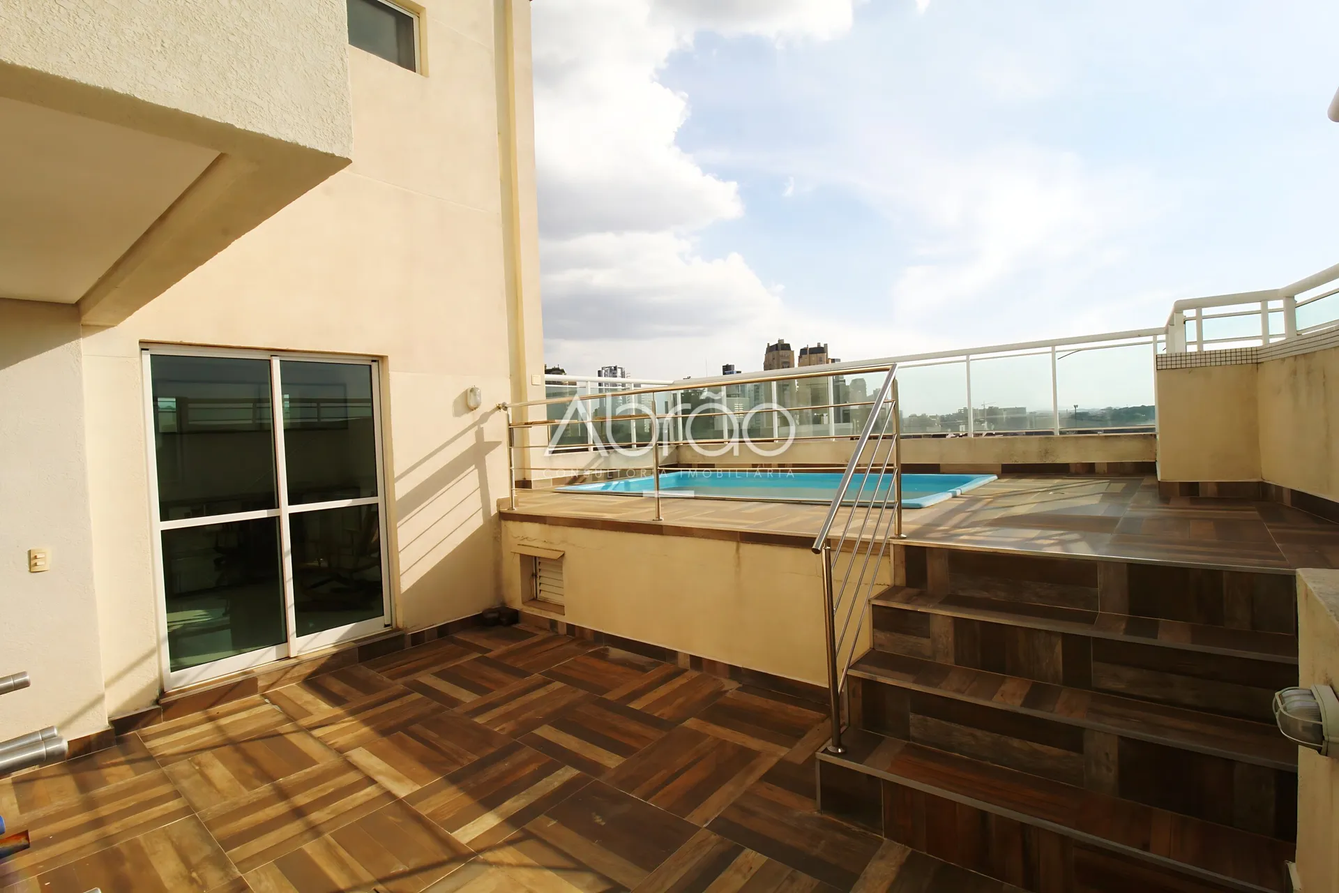Furnished duplex apartment with 4 suites and 5 baths — photo 10