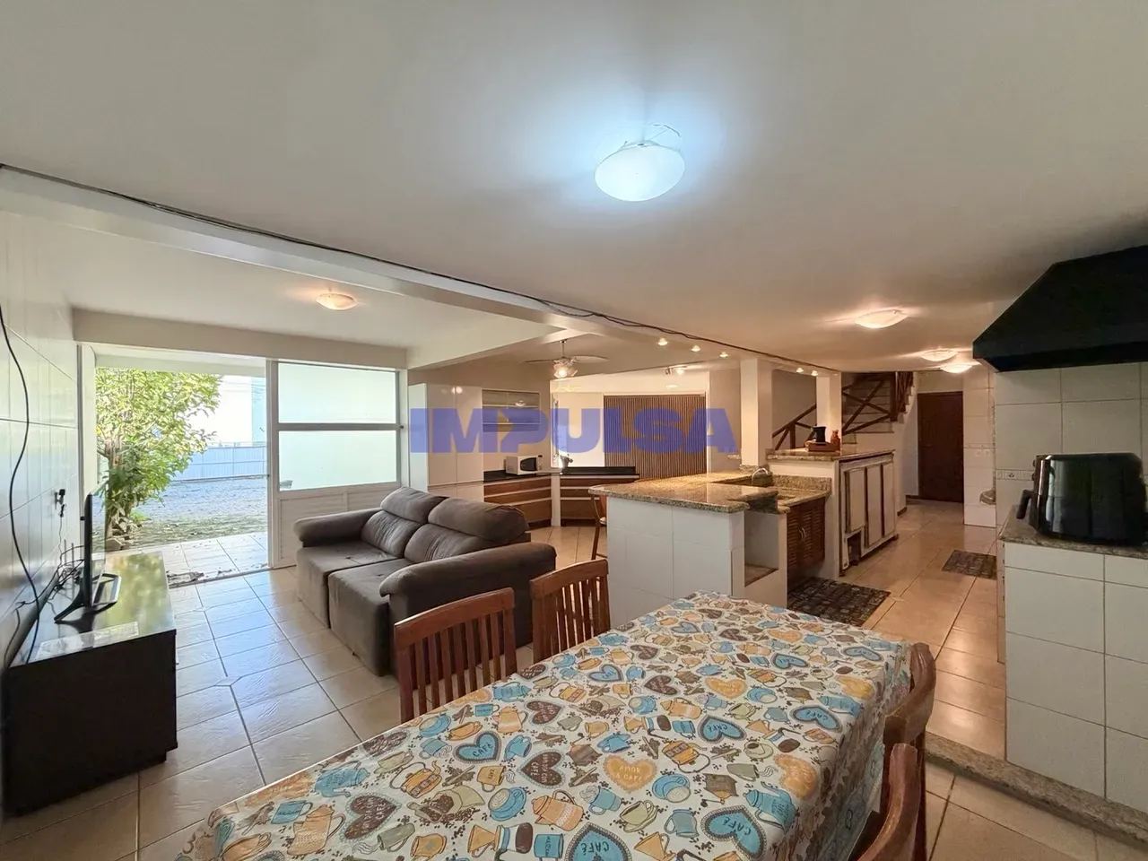 Furnished single-story house with 1 bedroom and open kitchen — photo 9