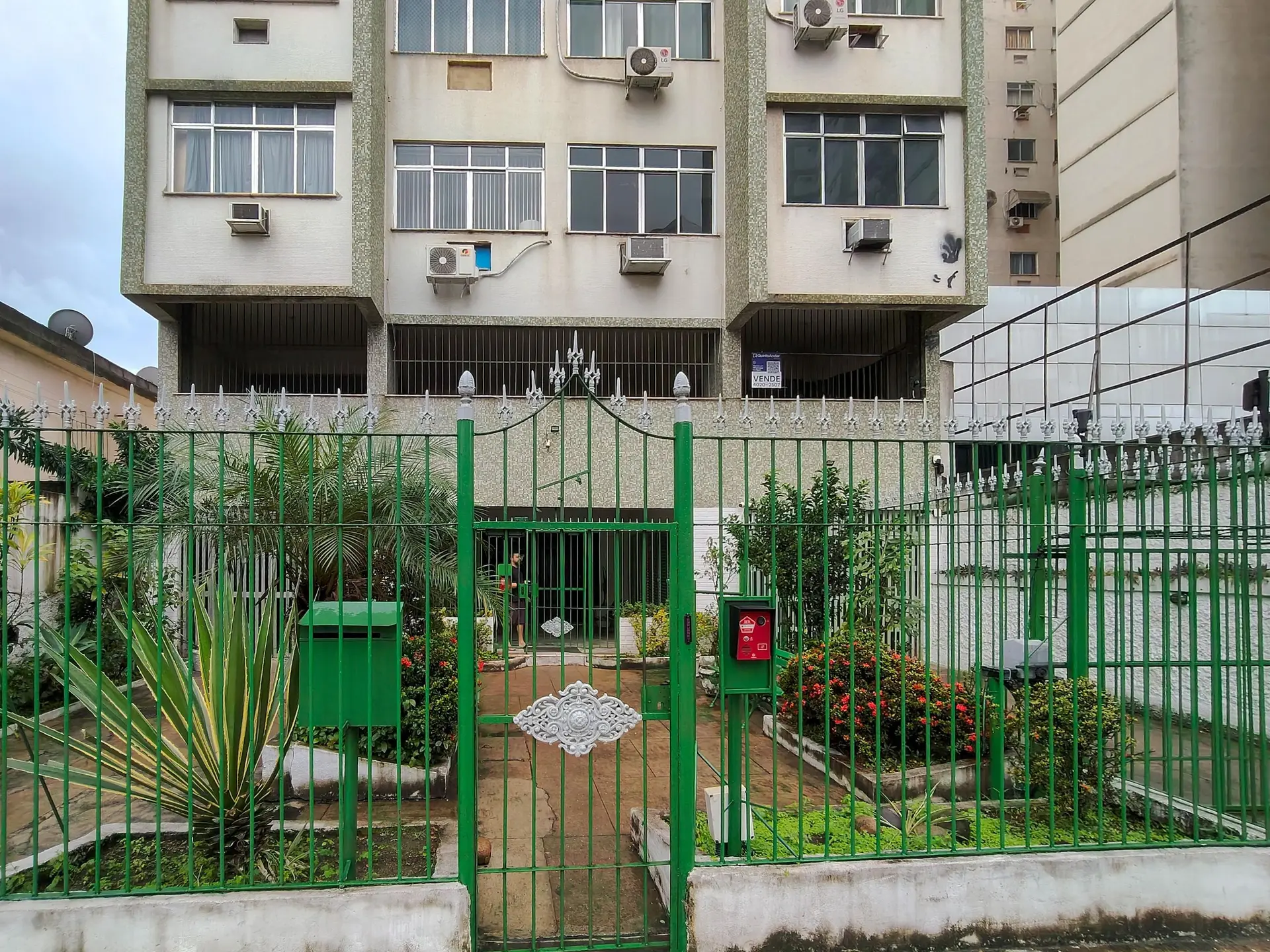 Apartamento mobiliado com cozinha americana e fogão a gás — photo 50