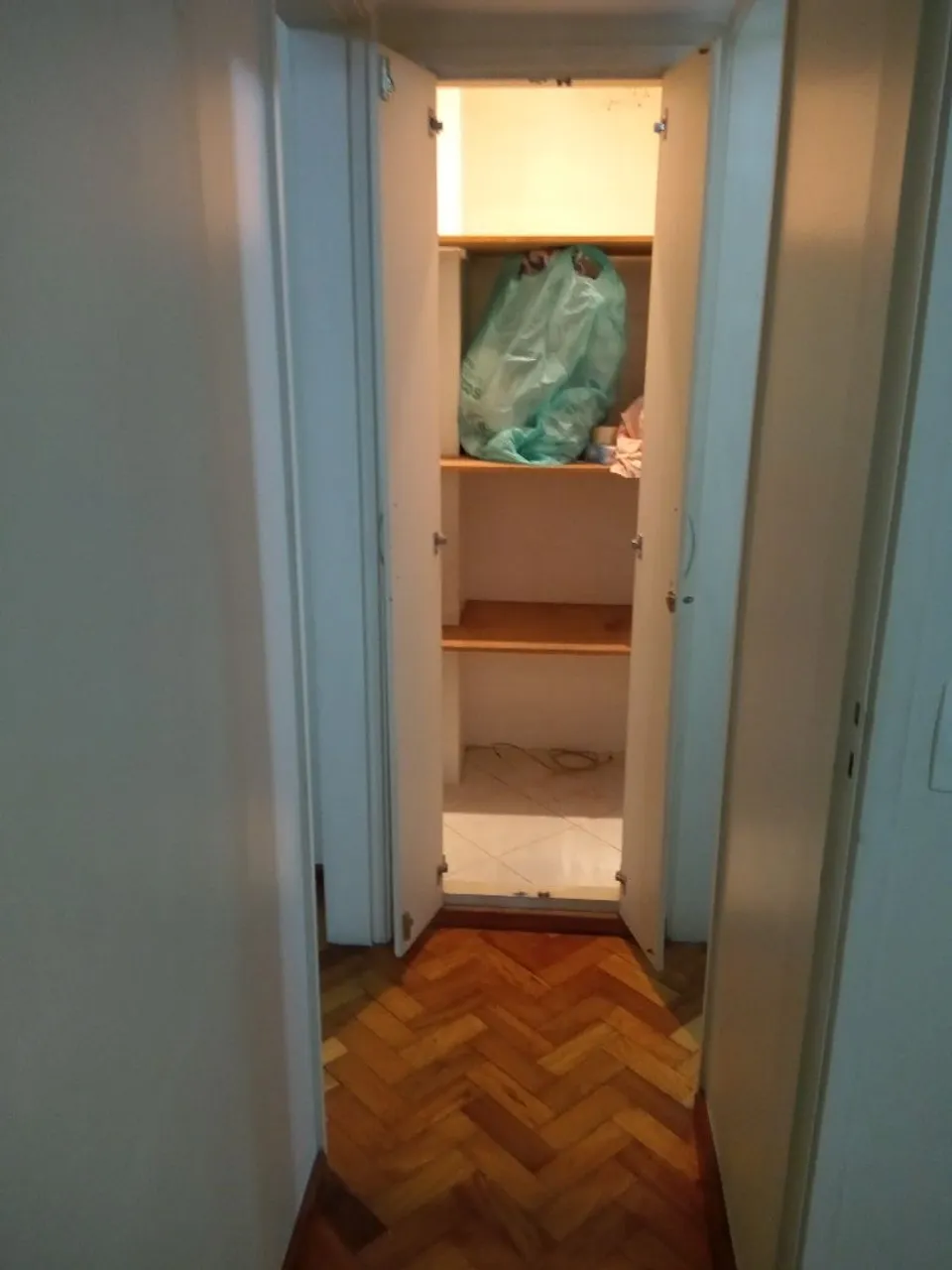Apartment, 52 m², with wood or laminate floors — photo 14