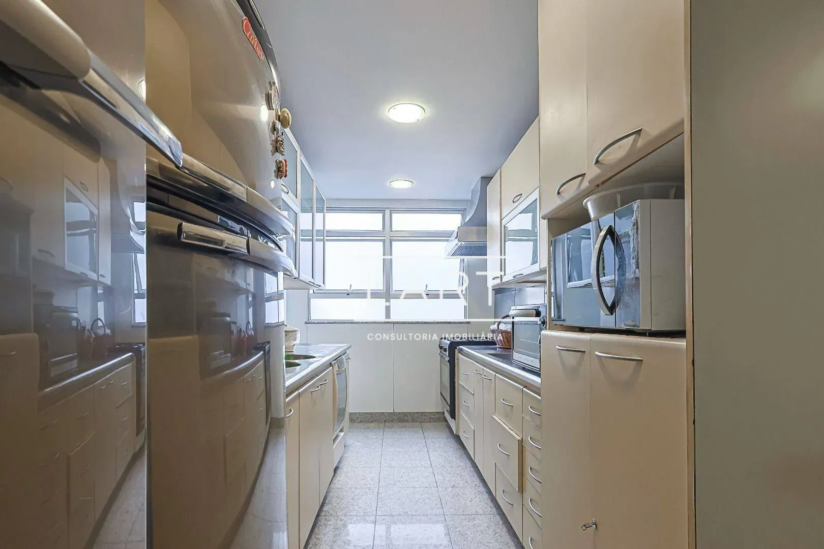 Apartamento com 3 quartos e 3 banheiros, 220 m² — photo 35