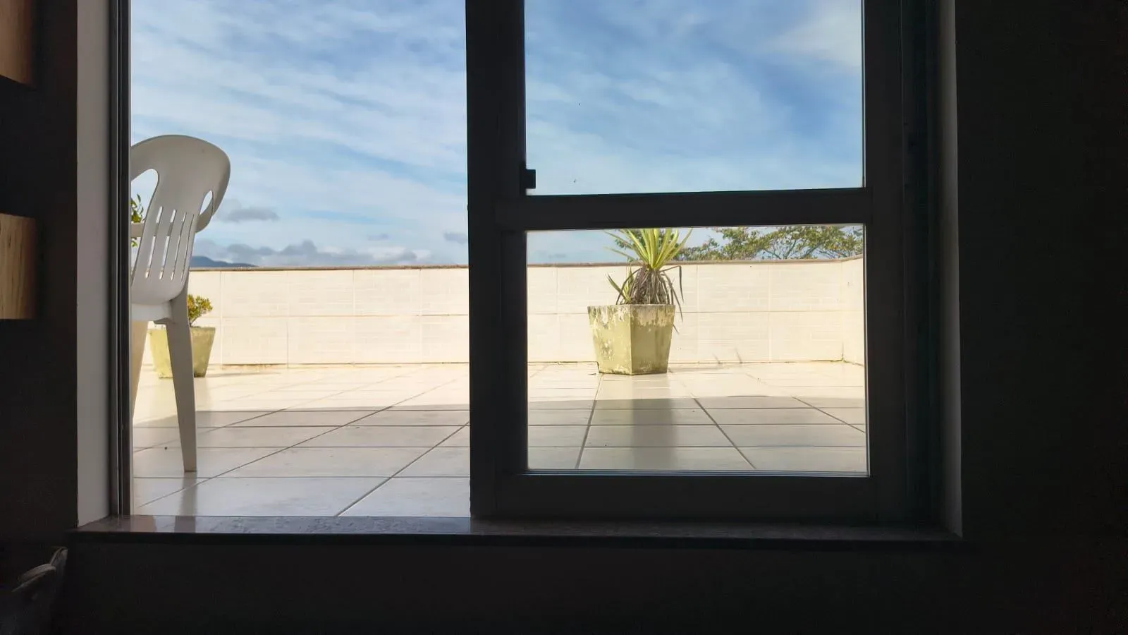 2-bedroom house with a water view in Florianópolis