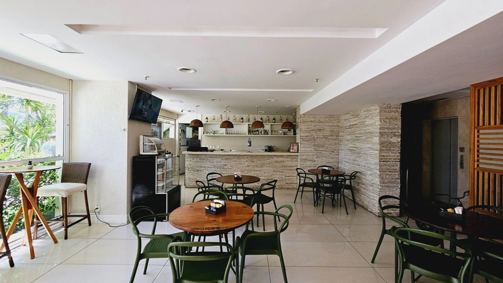 Apartamento mobiliado com 2 quartos e 2 banheiros — photo 36