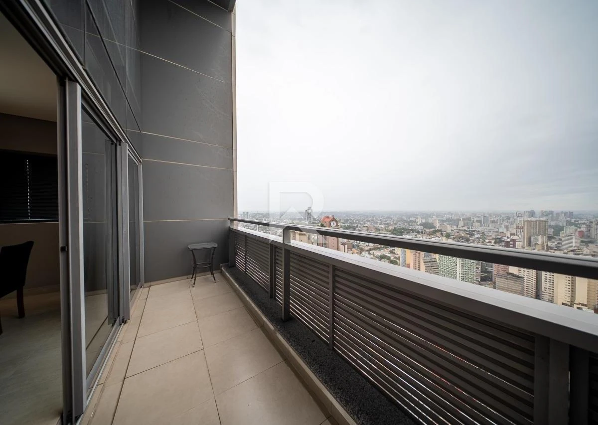 Floor-to-ceiling windows in a 2-bedroom apartment, 109 m² — photo 8