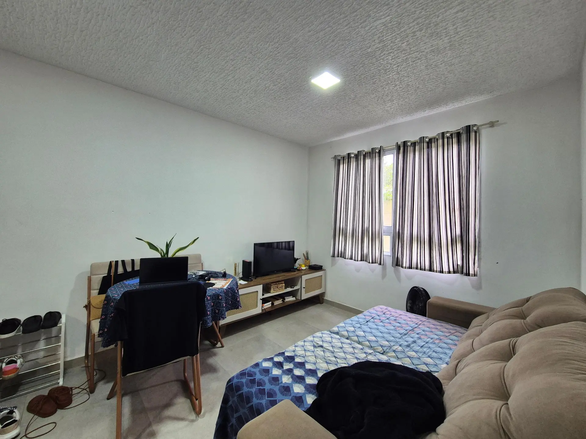Furnished 2-bedroom apartment with open-plan kitchen — photo 8