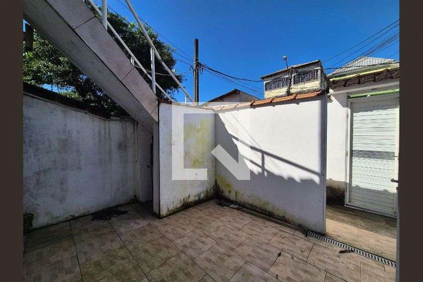 Ground-floor apartment 75 m² with 2 bedrooms and yard — photo 27