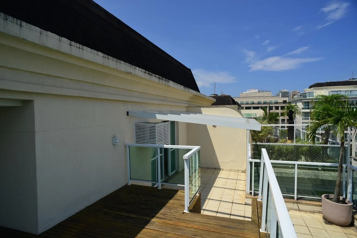 3-bedroom apartment in a building with a sauna — photo 35