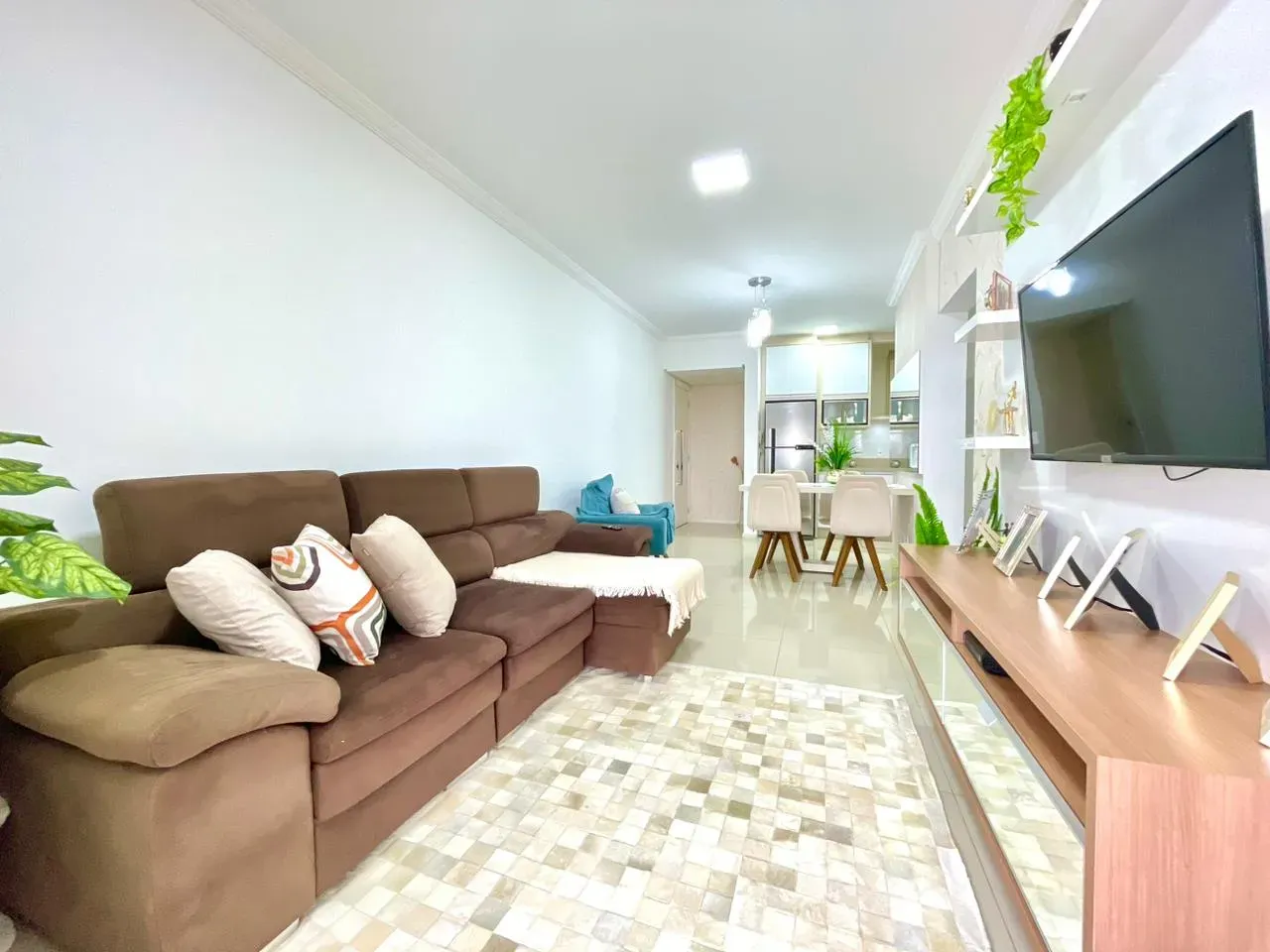 Furnished 2-bedroom apartment with balcony on the 8th — photo 7