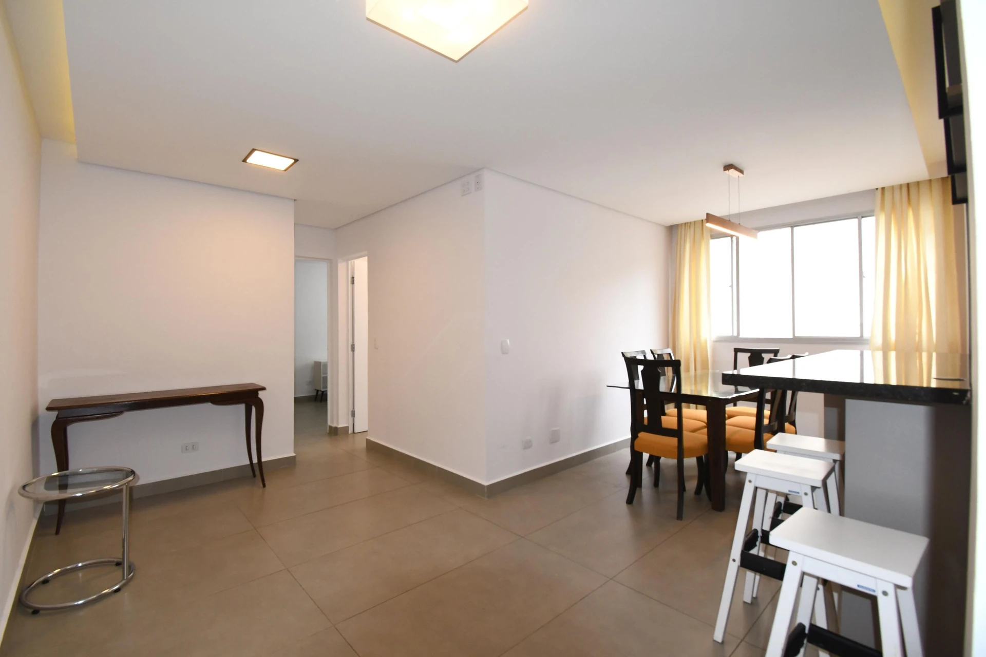 Furnished apartment, 76 m², with a walk-in closet