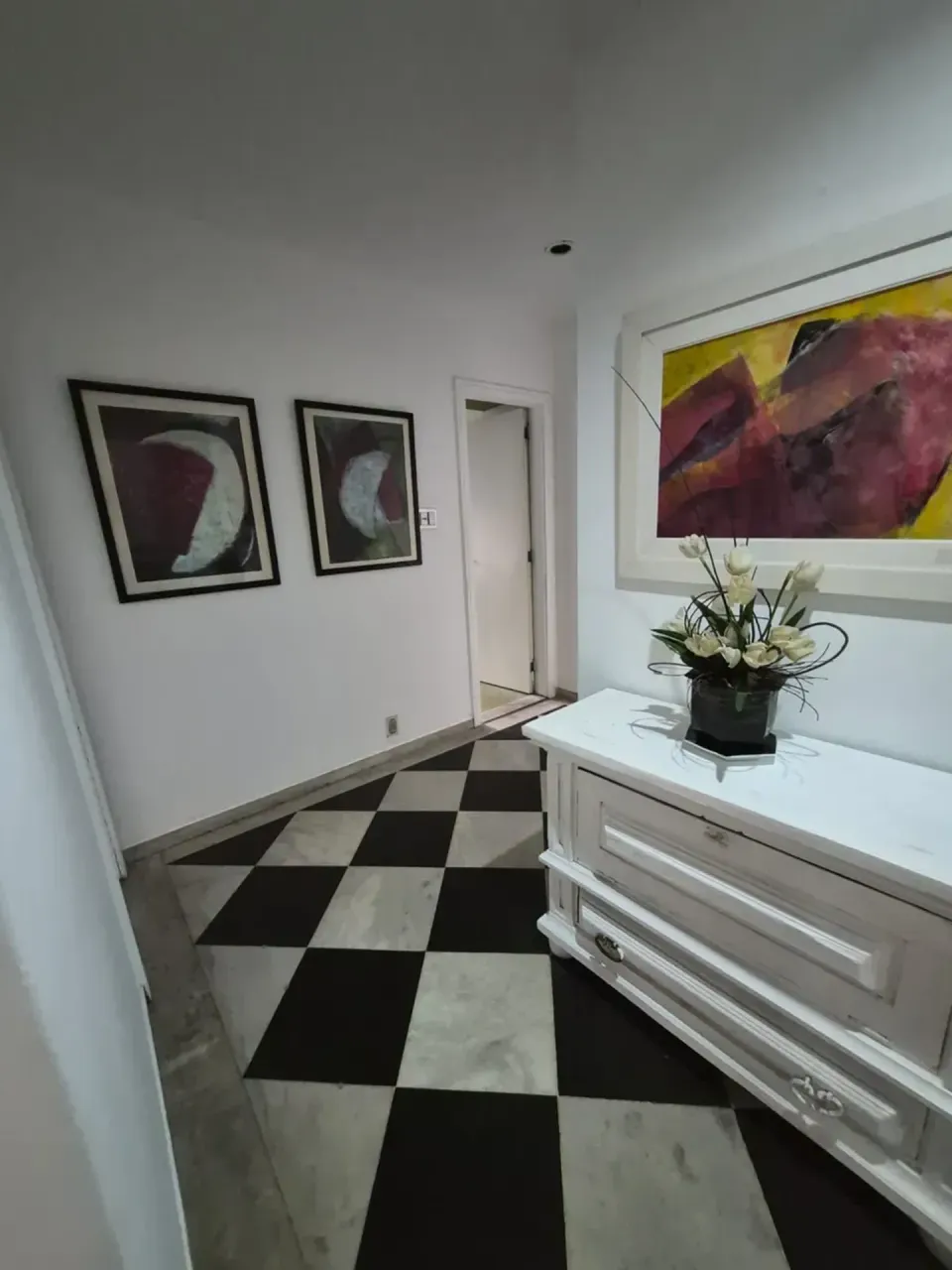 260 m² apartment with 4 bedrooms and 3 bathrooms — photo 2