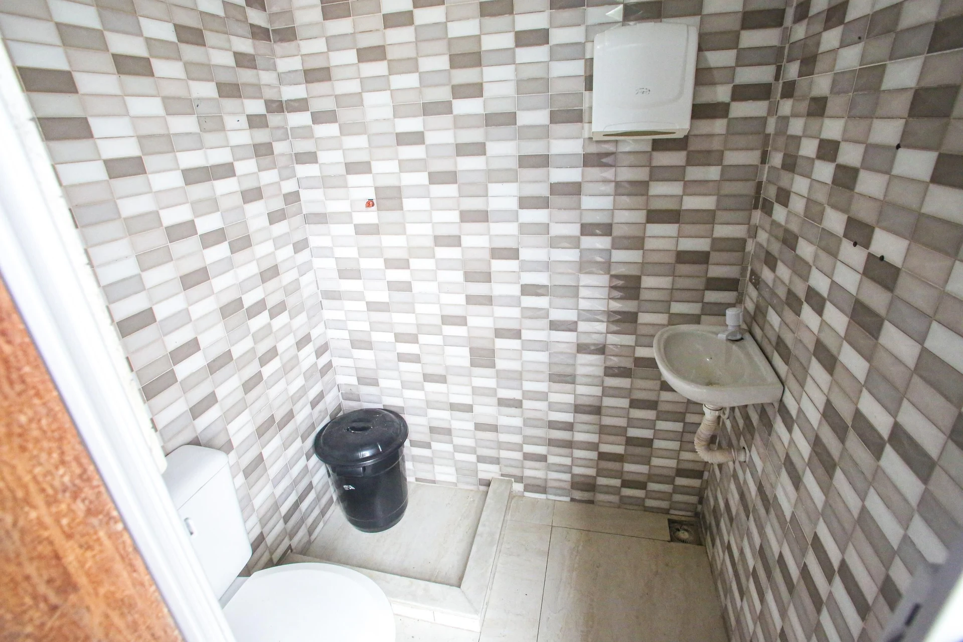 Furnished house, 417 m², with a garden — photo 41