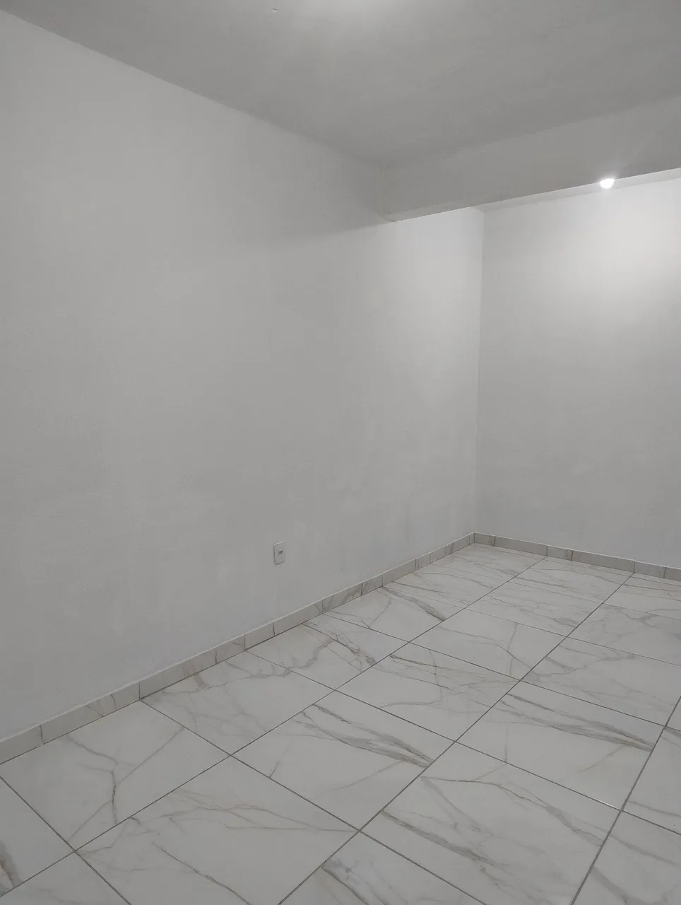 1-bedroom apartment with separate kitchen and parking — photo 3