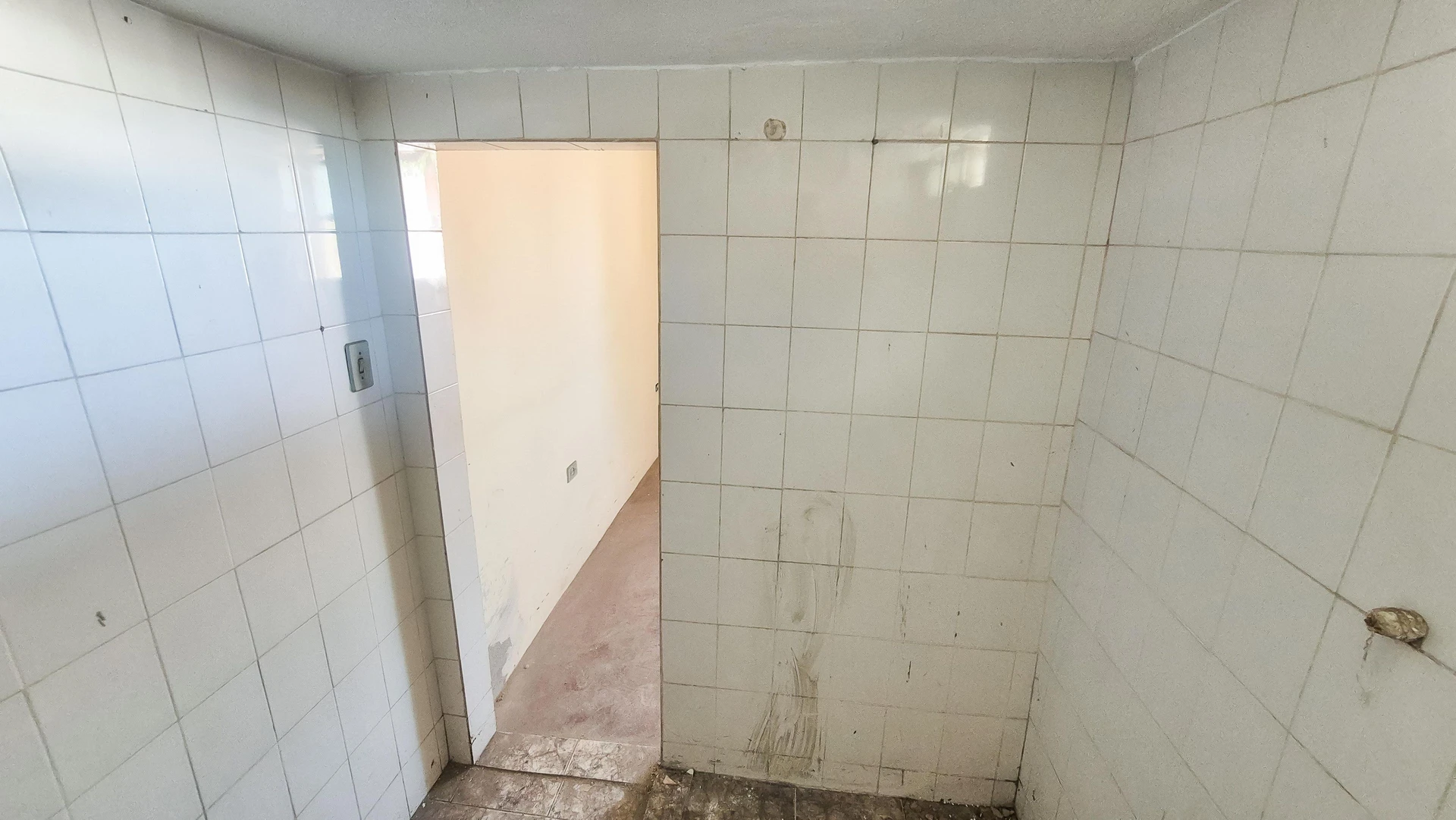 House with 2 bedrooms and a washing machine — photo 25