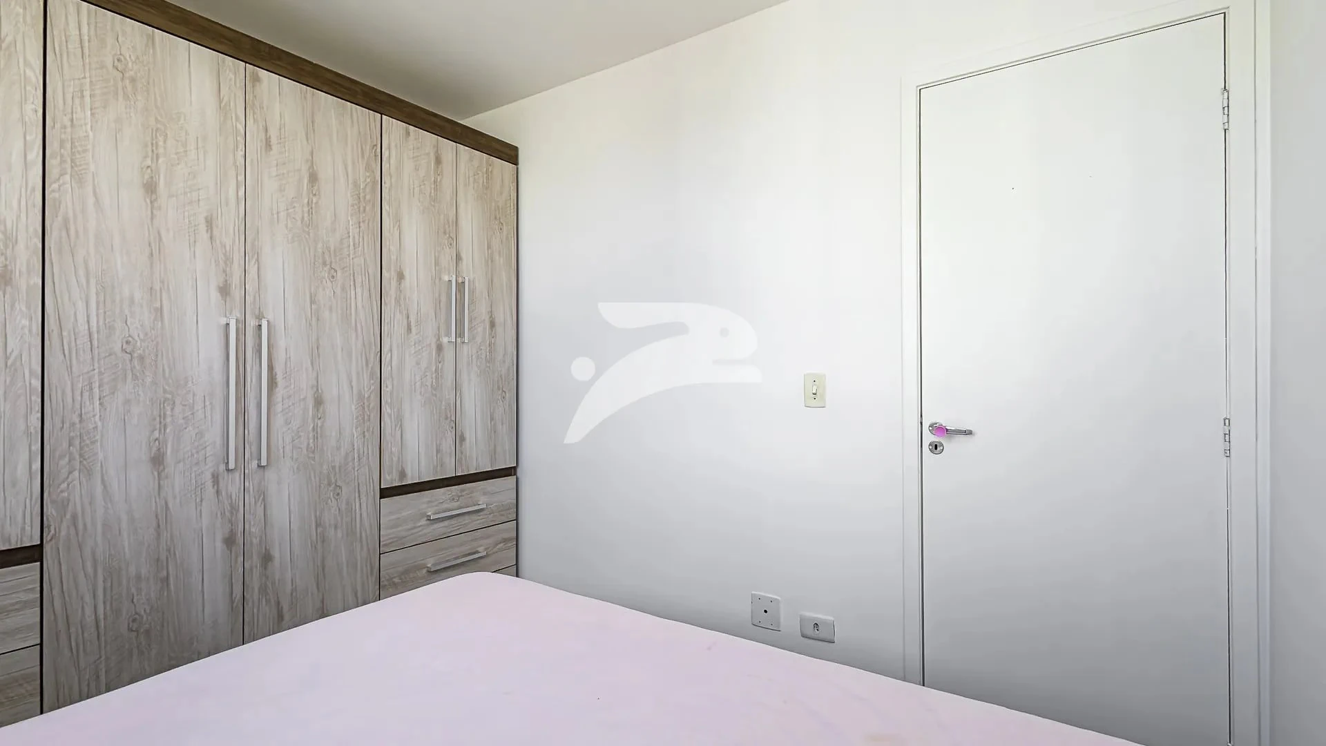 2-bedroom apartment with a washing machine in Curitiba — photo 7