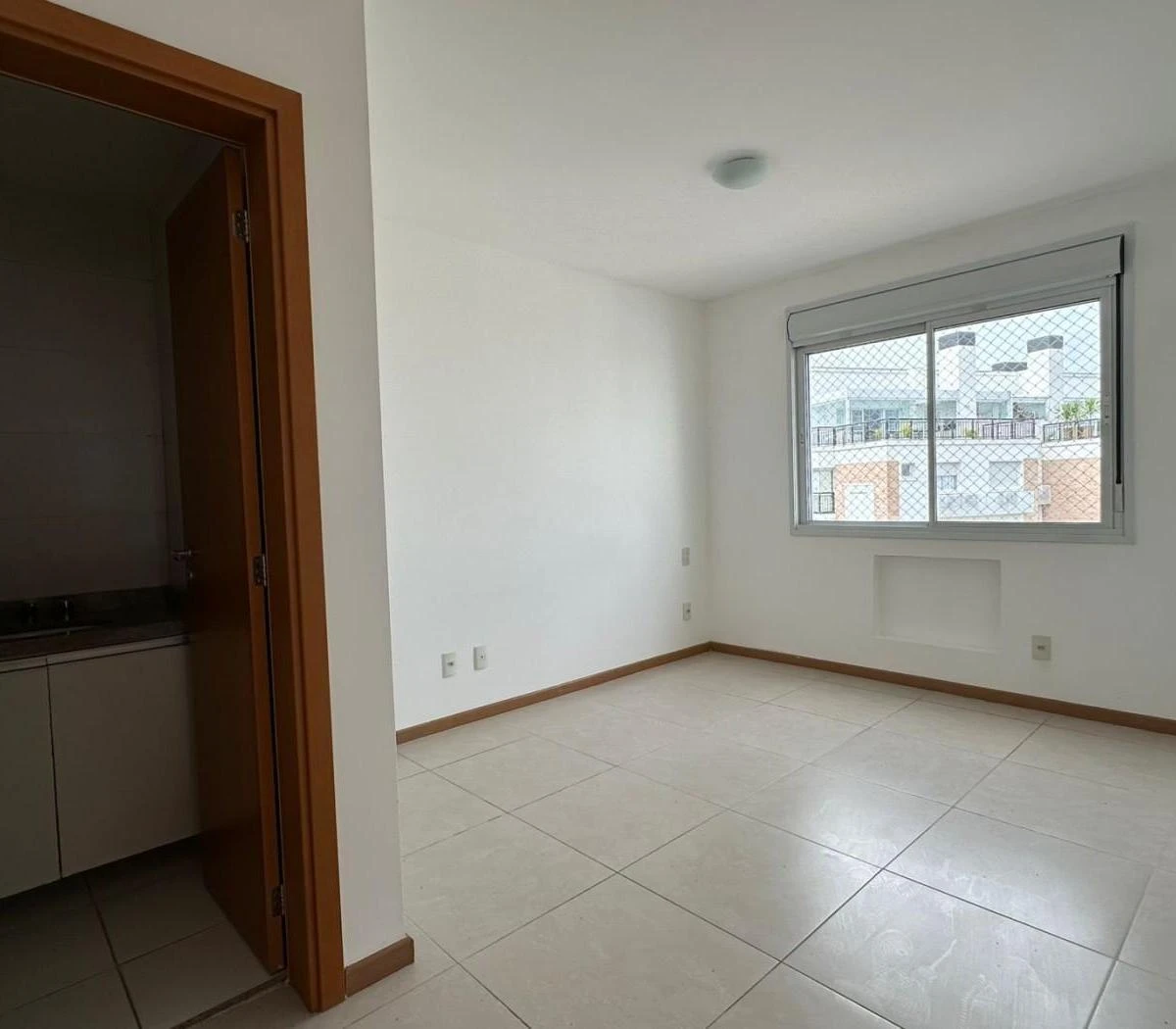 3-bedroom apartment with a water view in Florianópolis — photo 25