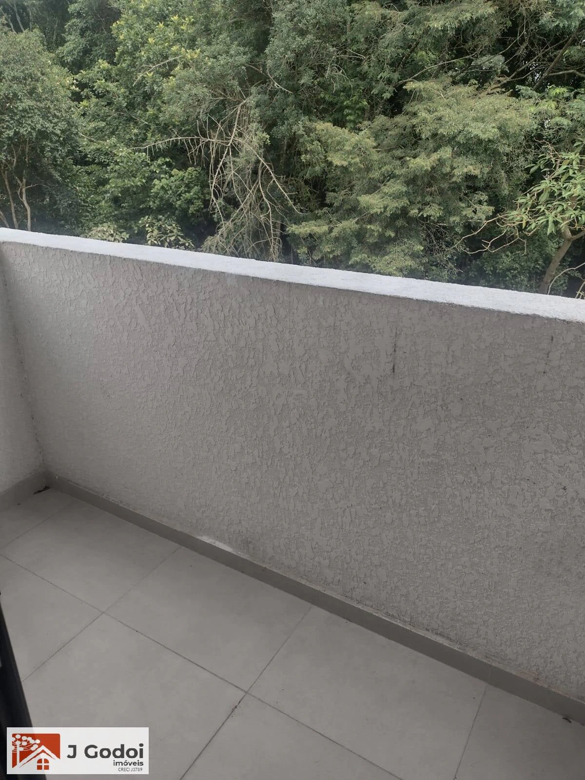1-bedroom apartment with balcony and a microwave