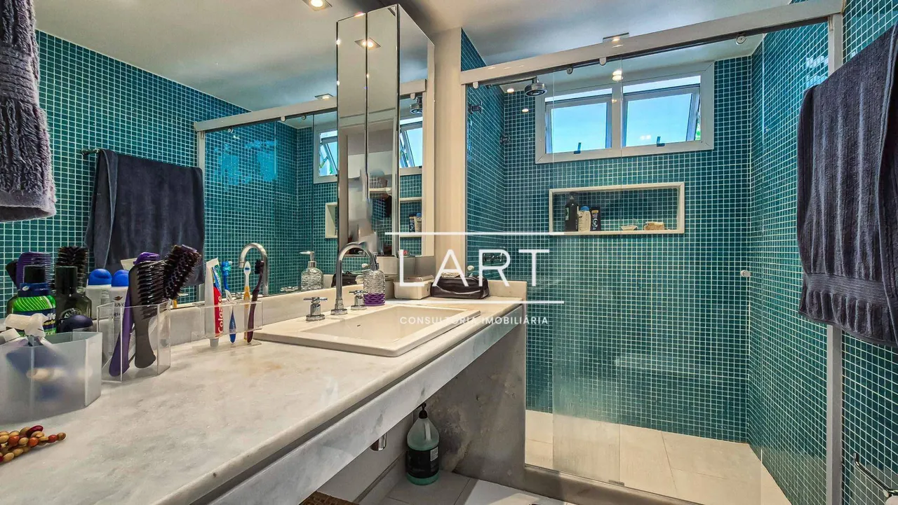3-bedroom apartment with 240 m² and 3 parking spaces — photo 15