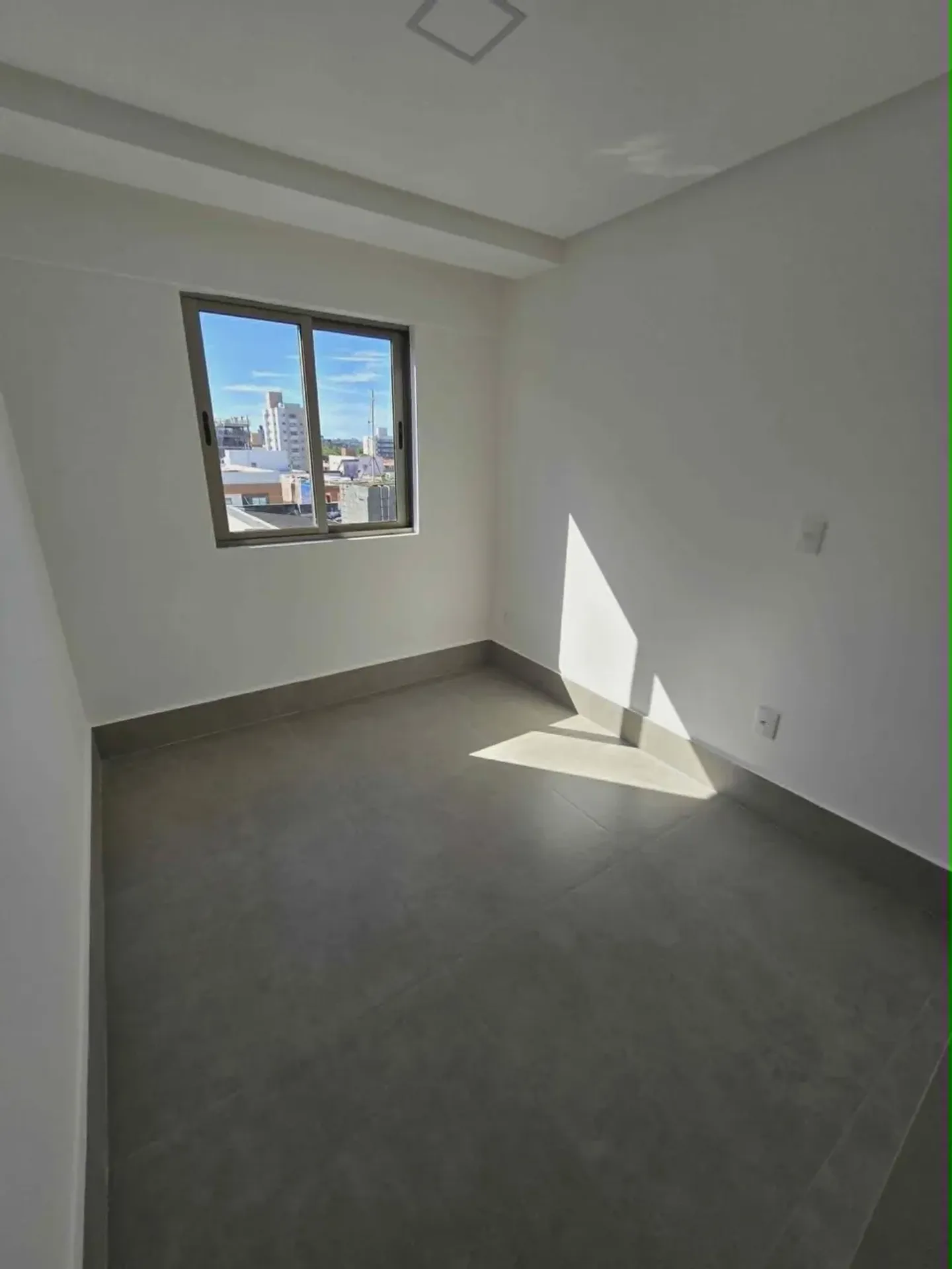 55 m² apartment with 2 bedrooms and a closed kitchen — photo 10
