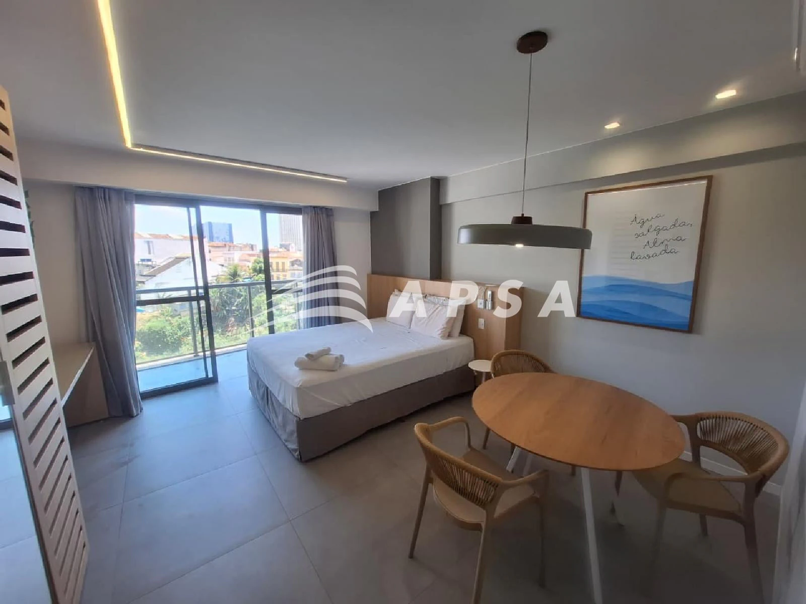 One-bedroom apartment in a building with a coworking space — photo 3