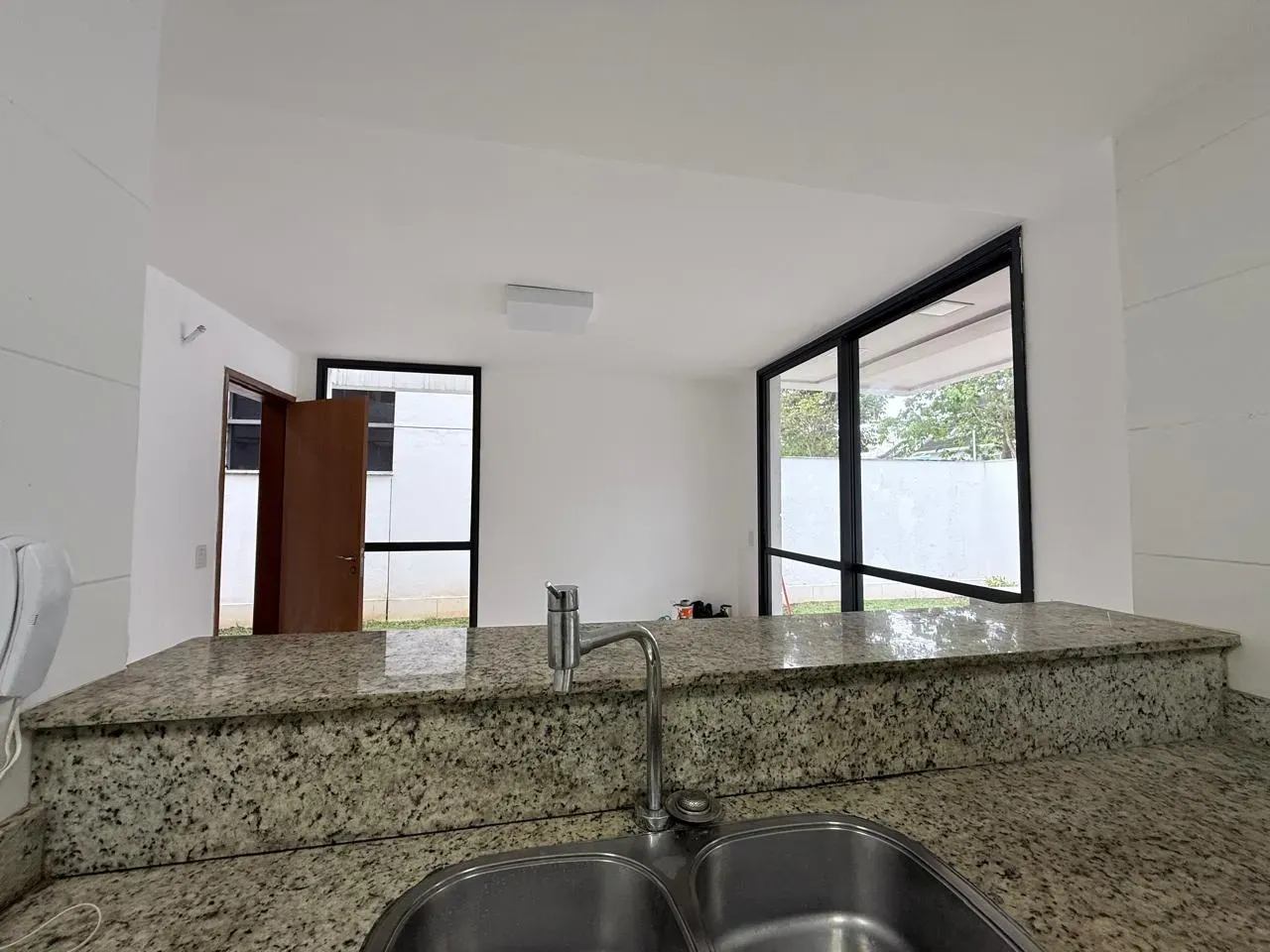 Casa com janelas do piso ao teto, Recreio dos Bandeirantes — photo 16