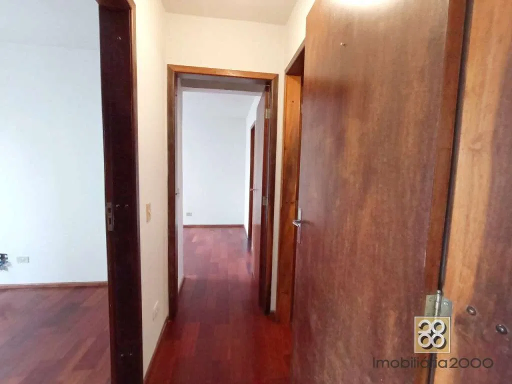 Wood or laminate floors in a 2-bedroom apartment, 67 m² — photo 23