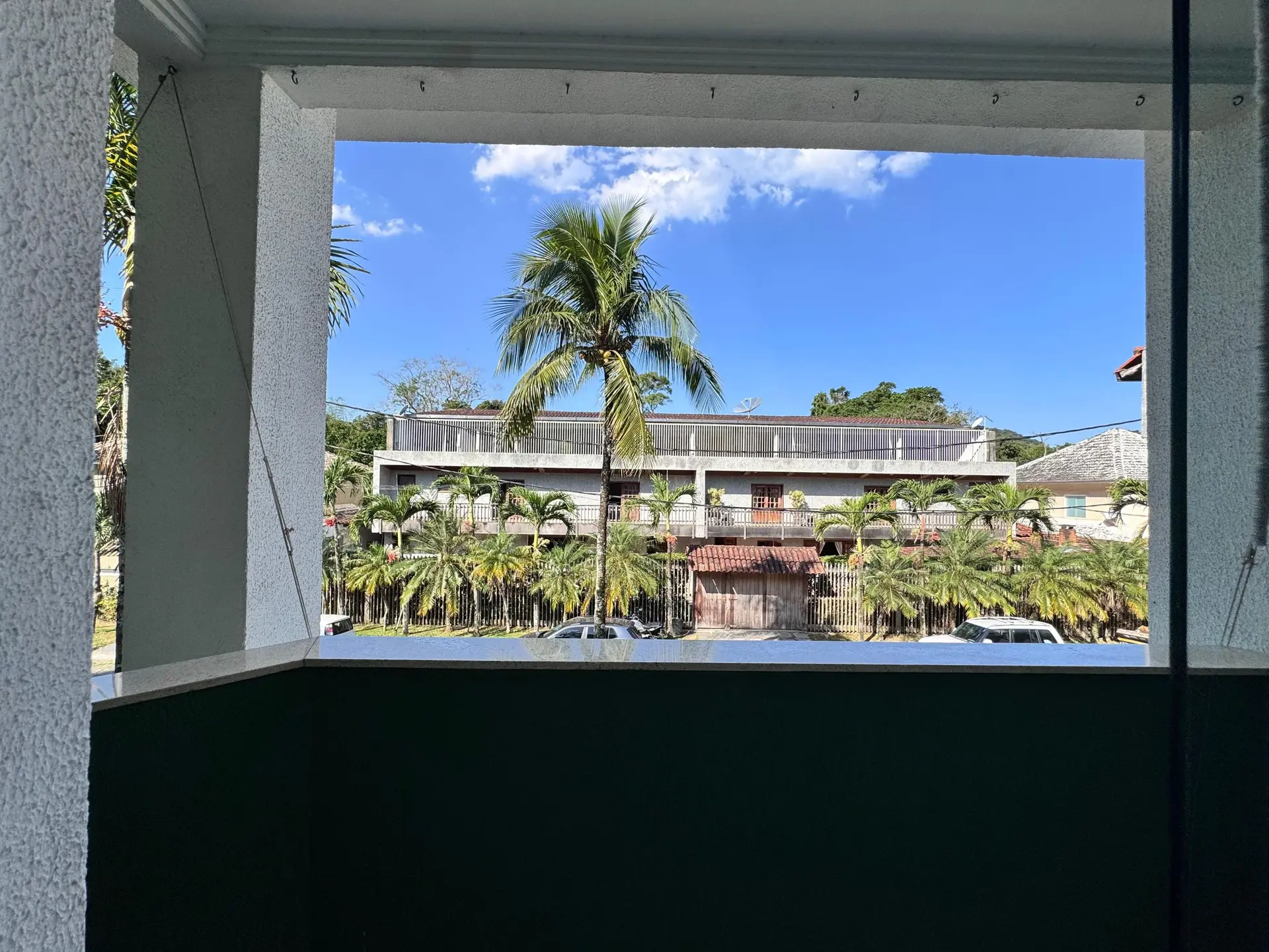Furnished house with 4 en-suites and 6 bathrooms — photo 63