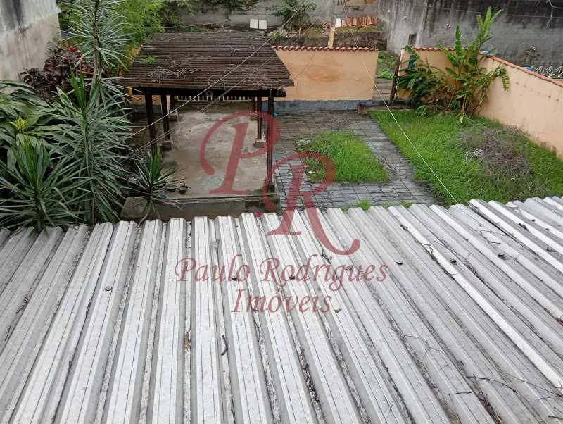 Balcony with a grill in a 2-bedroom house, 90 m² — photo 5