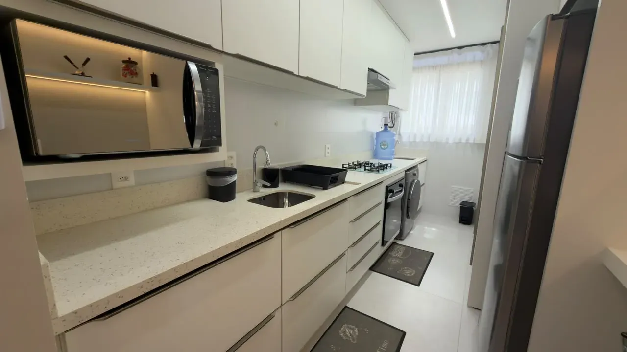 Furnished apartment with open-plan kitchen and 3 en-suites — photo 2