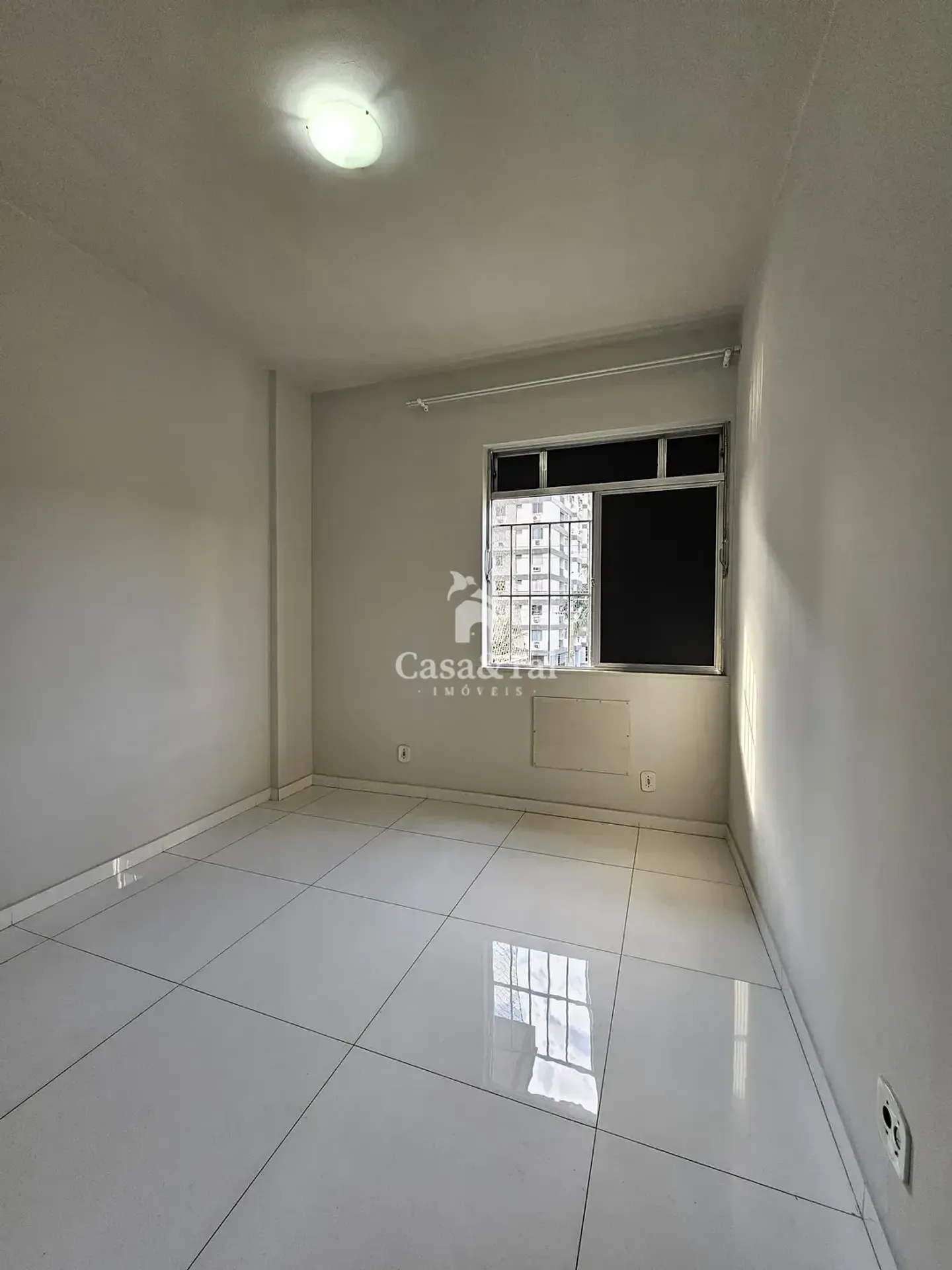 Unfurnished apartment with air conditioning and 3 bedrooms — photo 18