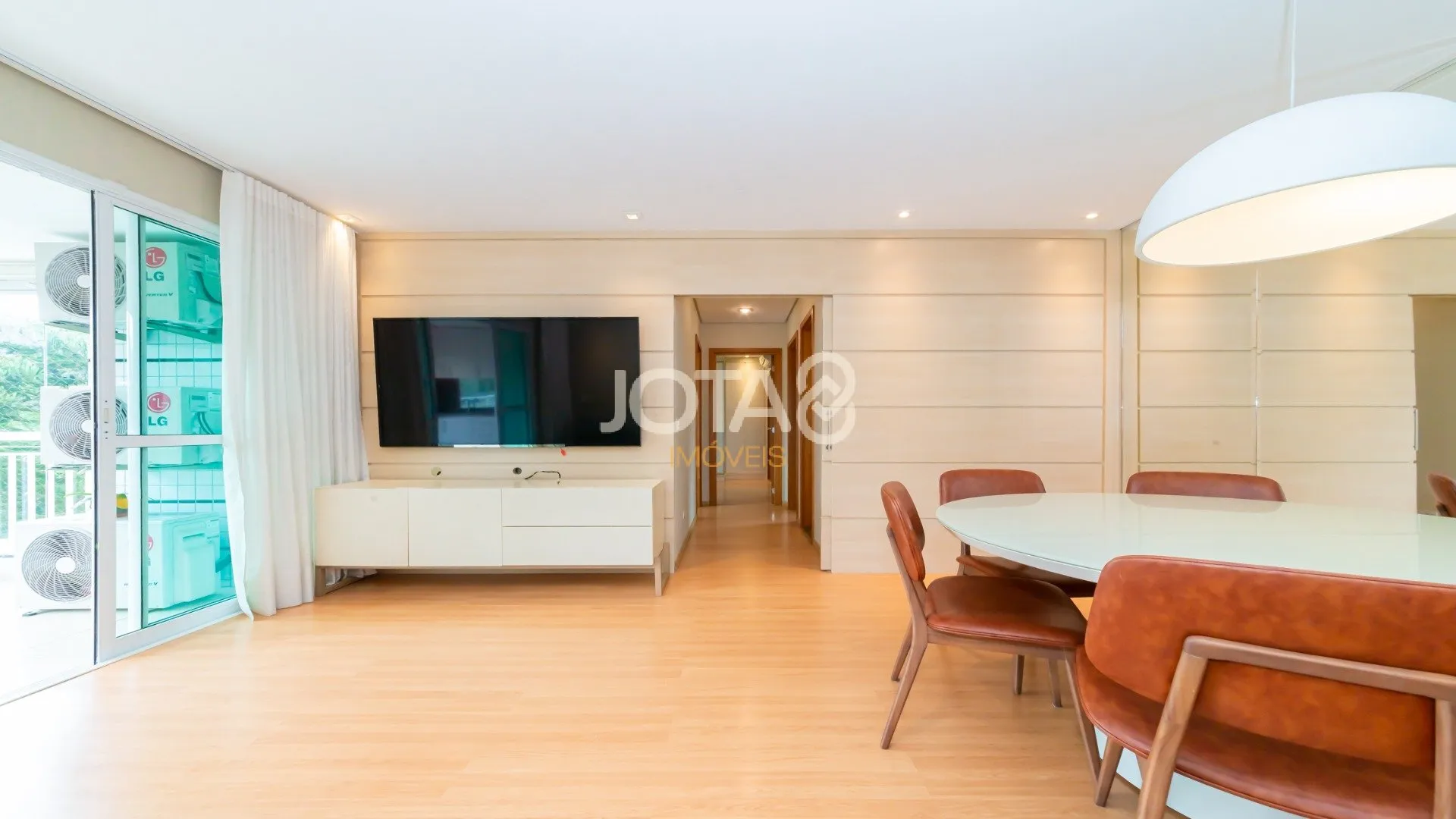 3-bedroom apartment in a building with a gym — photo 8
