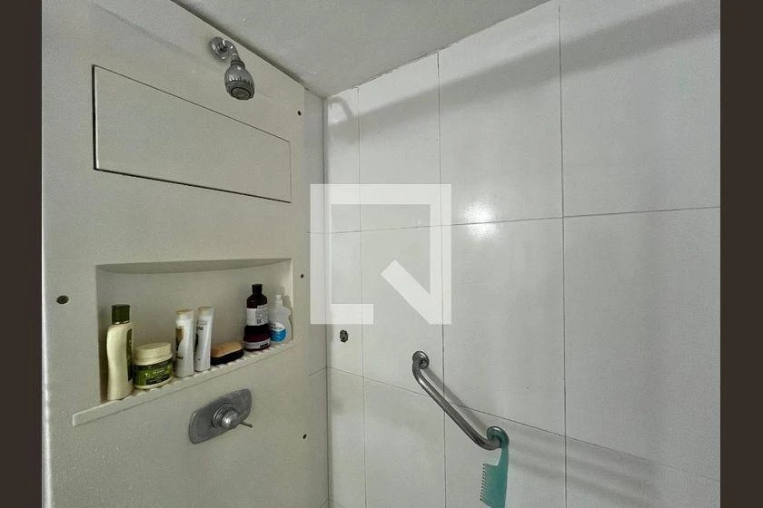 Apartamento mobiliado, 48 m², com janelas do piso ao teto — photo 3