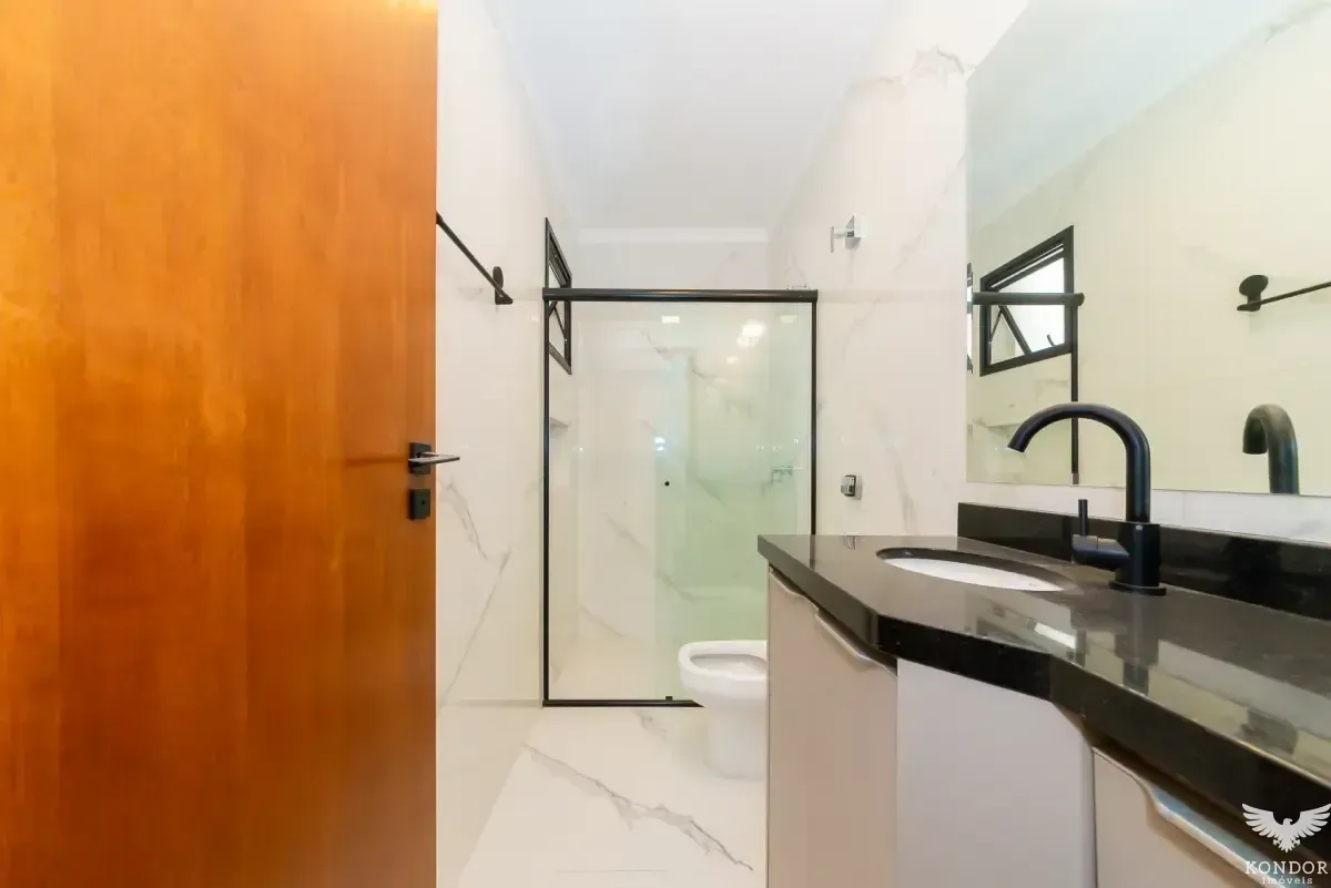 Two-story house with 230 m², 3 bedrooms and 4 baths — photo 76