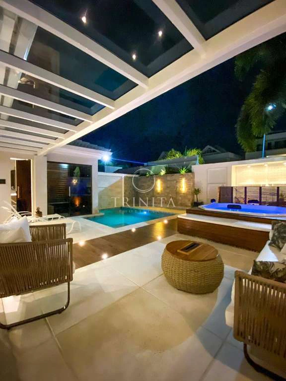 Furnished triplex home with 4 en-suite bedrooms — photo 21