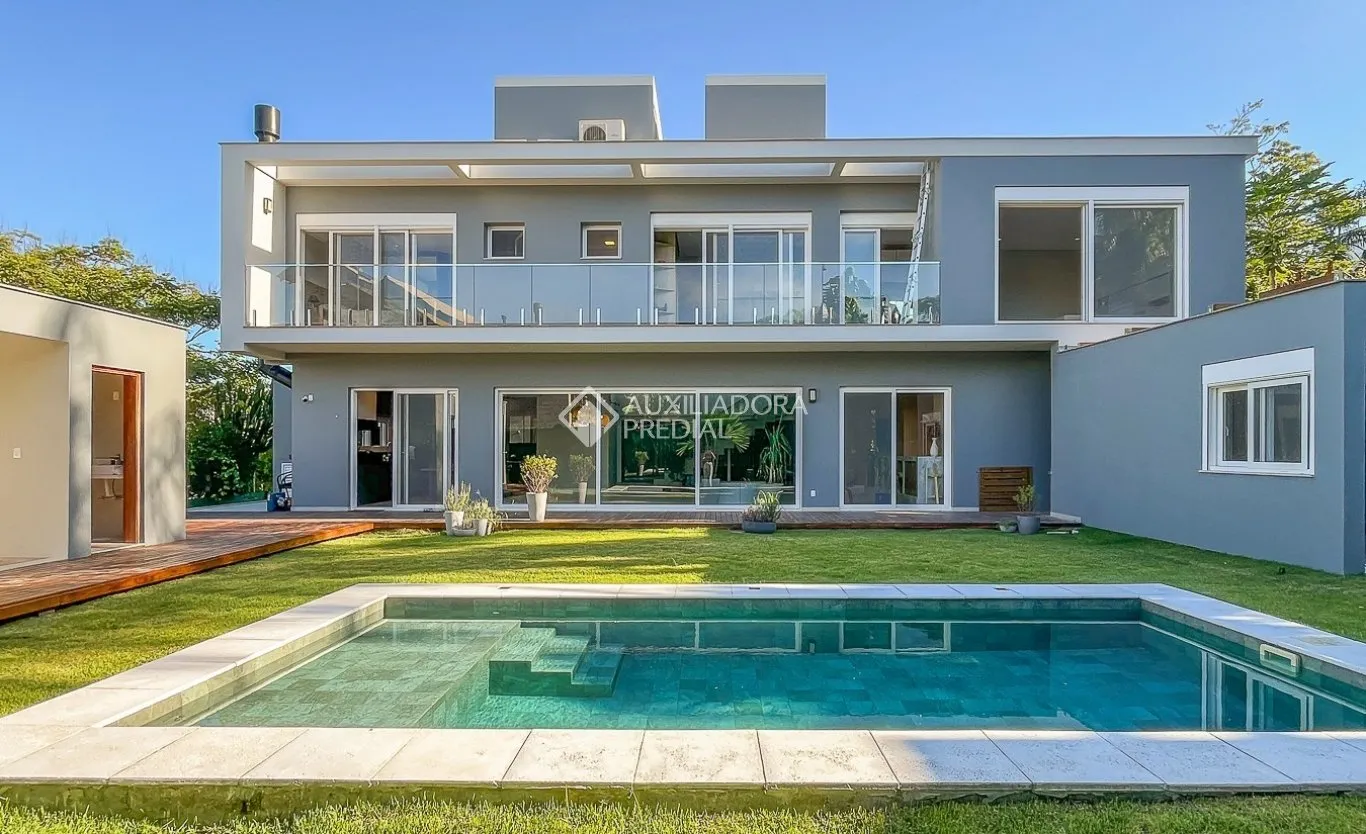Furnished 431 m² house with 4 bedrooms and 6 bathrooms — photo 16