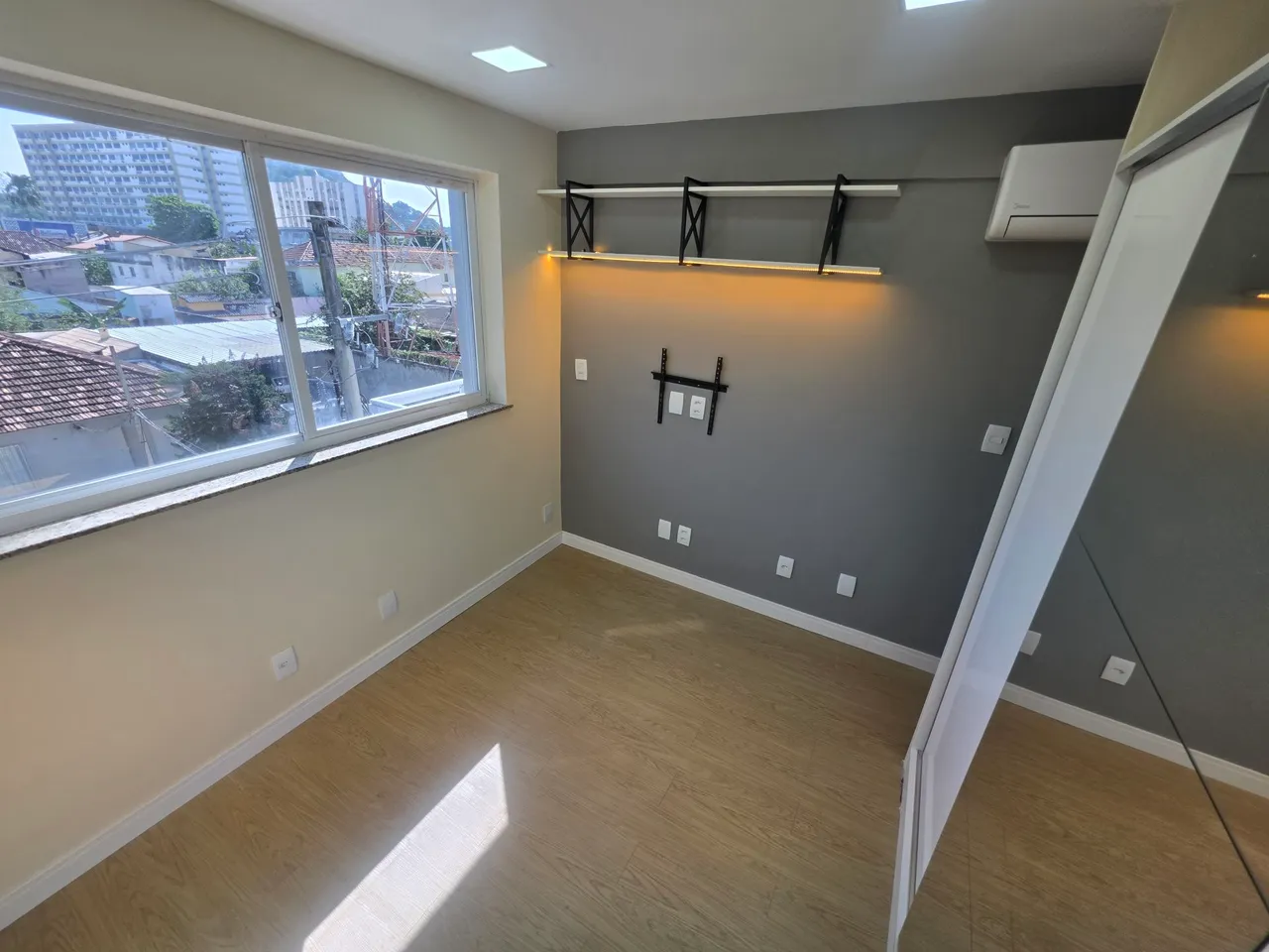 Apartment, 30 m², with wood or laminate floors — photo 14