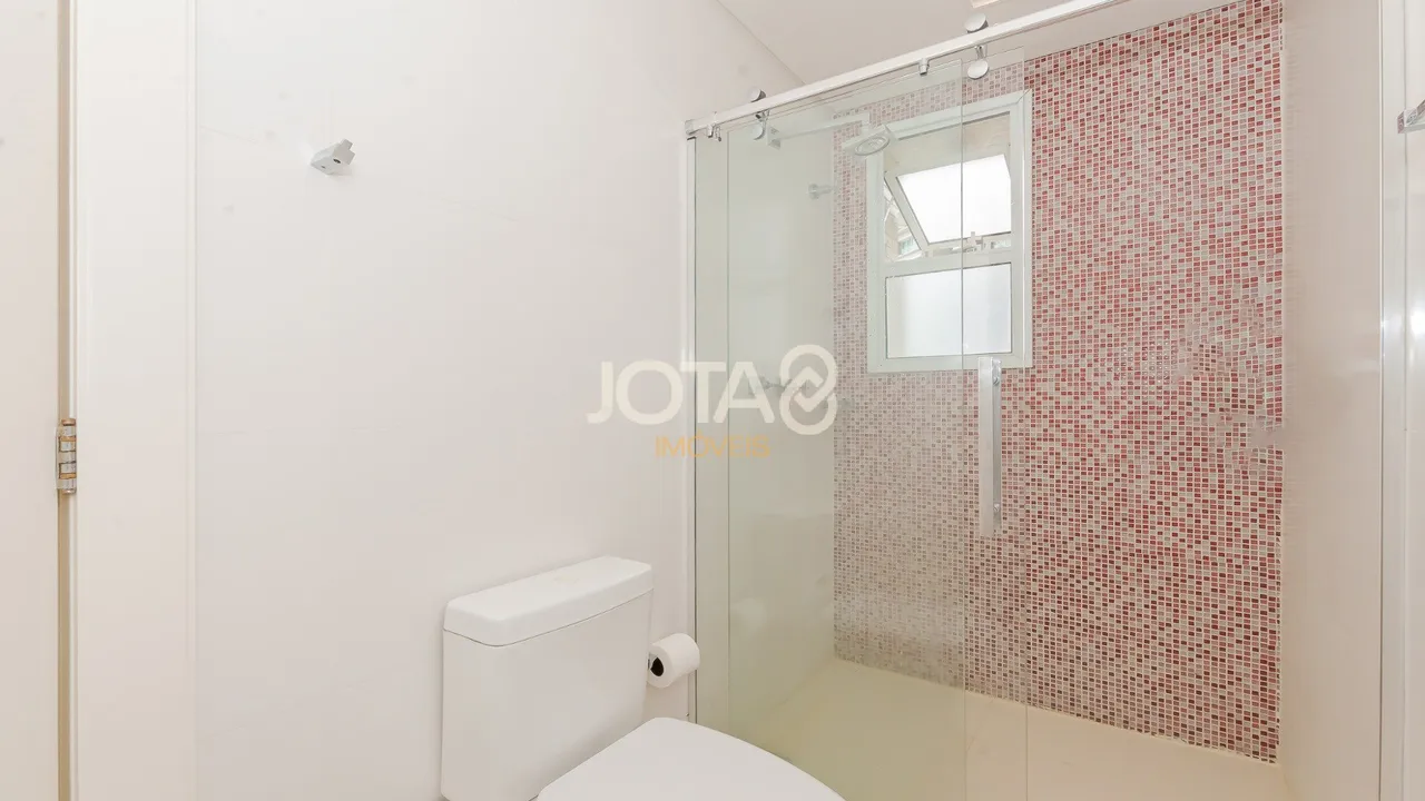 298 m² apartment with 3 en-suite bedrooms and balcony — photo 15