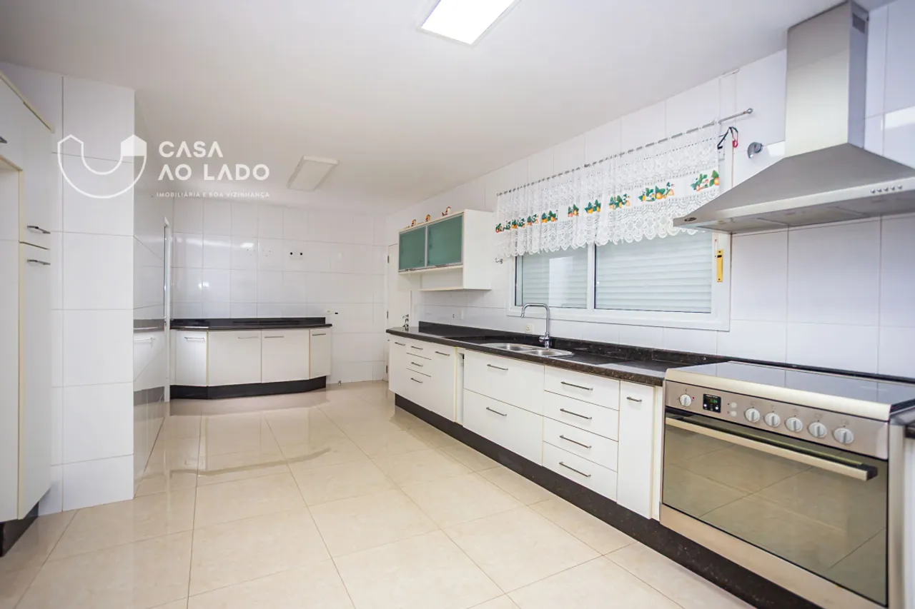 House with 4 bedrooms and 4 bathrooms, 315 m² — photo 7