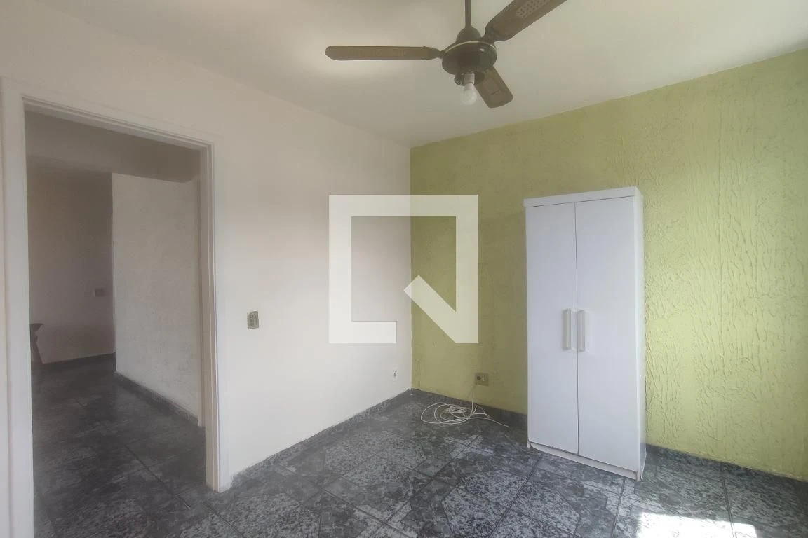 2-bedroom apartment with 1 bathroom and separate kitchen — photo 26