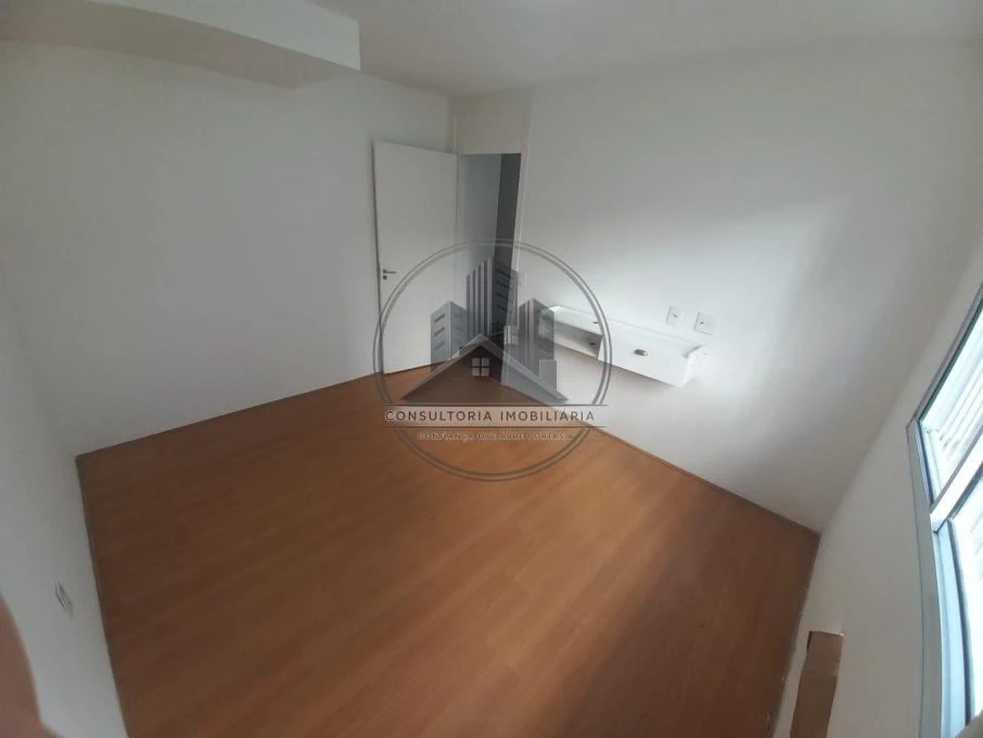 Apartamento de 1 quarto com piso de madeira ou laminado — photo 10