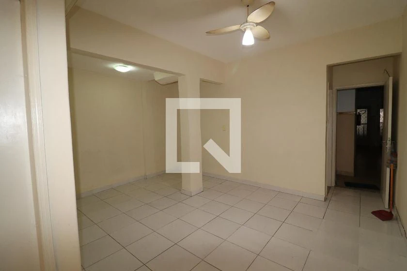 Apartment with 2 bedrooms, 1 bathroom and separate kitchen — photo 10