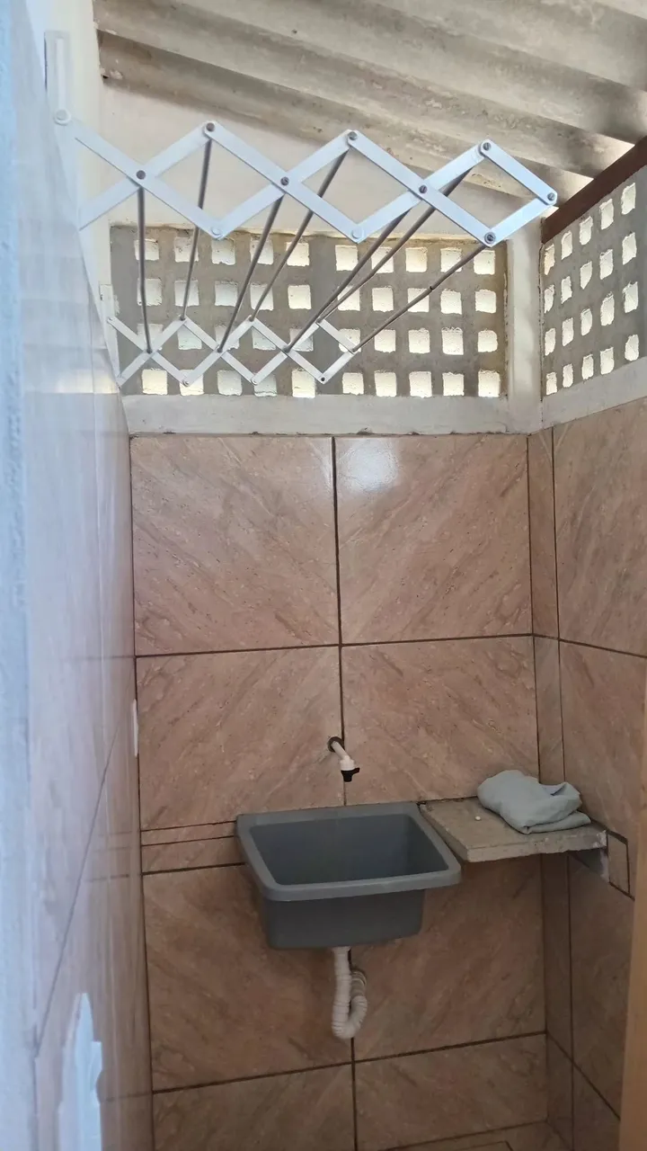 Unfurnished house with 1 bedroom and a closed kitchen — photo 3