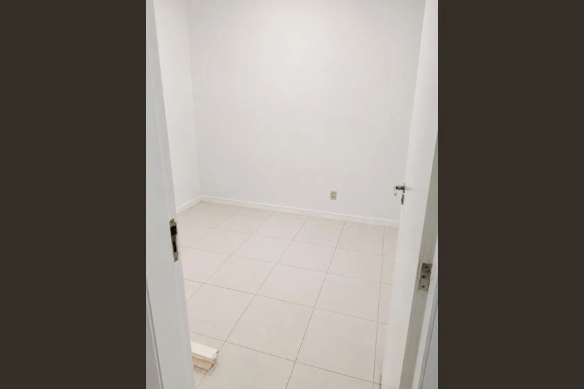 Apartment with 3 bedrooms, 2 bathrooms and closed kitchen — photo 11