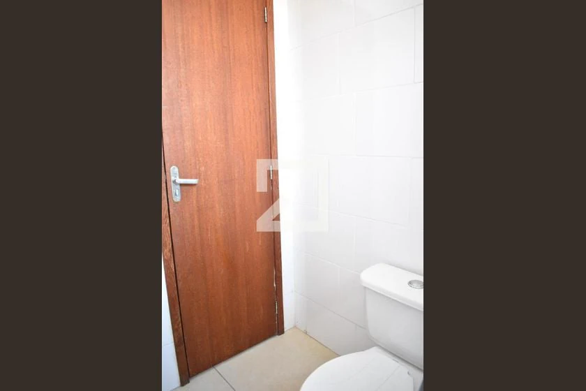 Apartment with parking and a glass-enclosed shower — photo 2