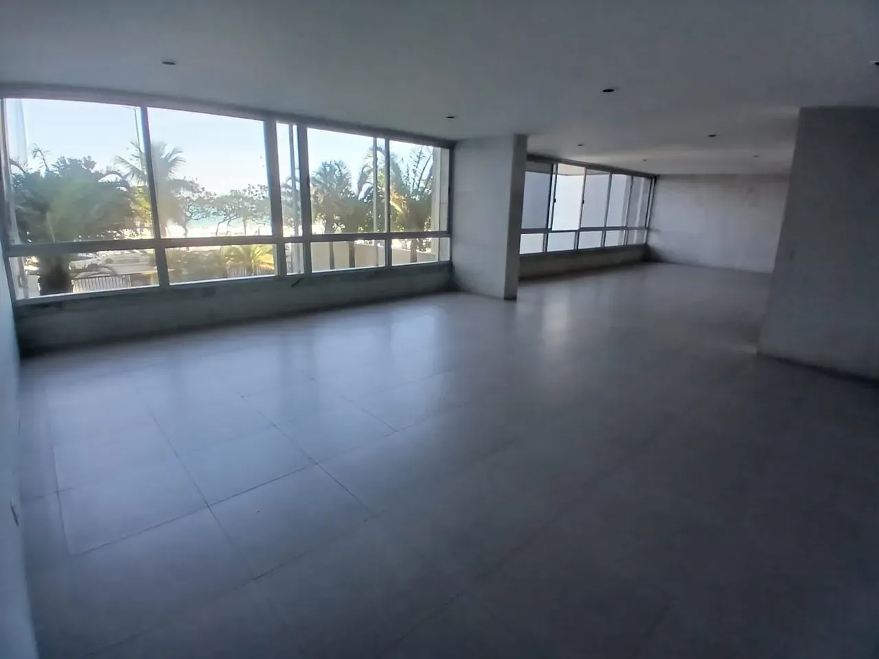 Apartment with balcony, 3 bedrooms and 3 bathrooms — photo 27
