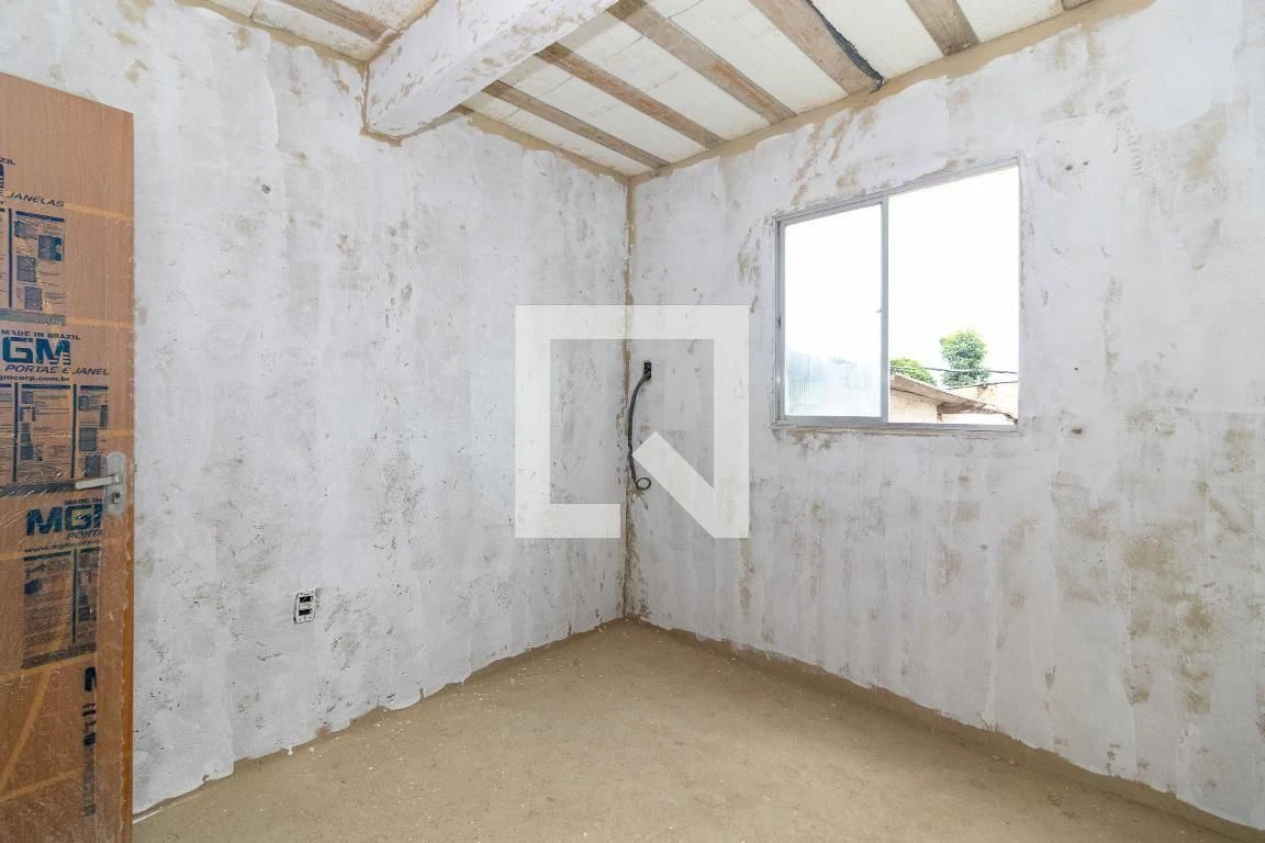 Casa sem mobília com 3 quartos e 3 banheiros, precisa reformar — photo 6