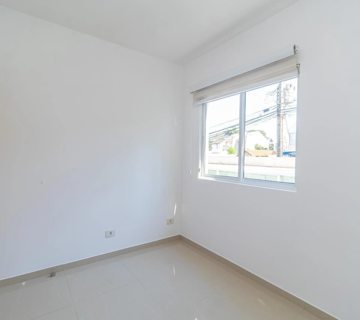 2-bedroom apartment with balcony and open-plan kitchen — photo 16