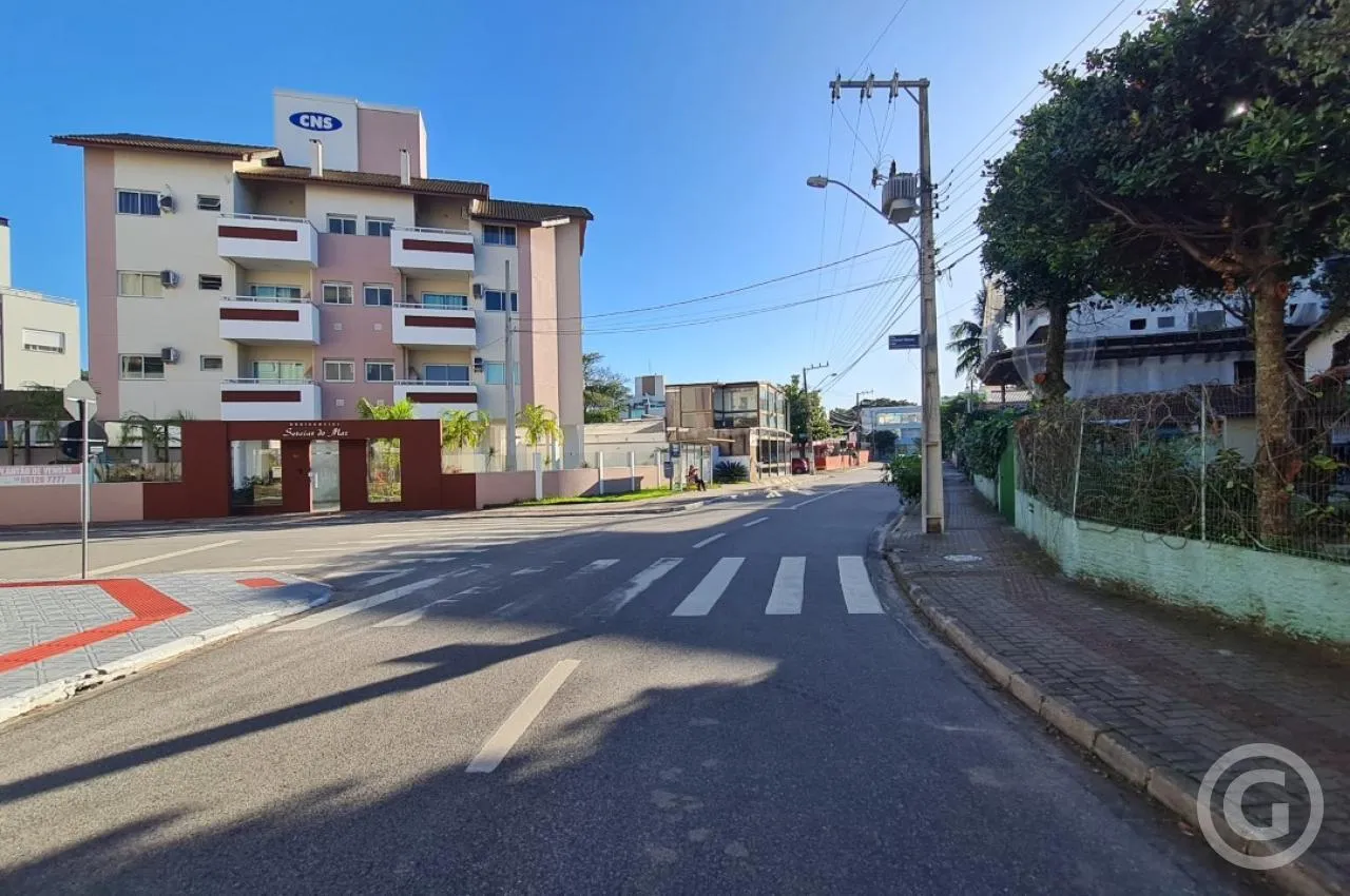 Furnished apartment, 62 m², with a grill on the balcony — photo 17